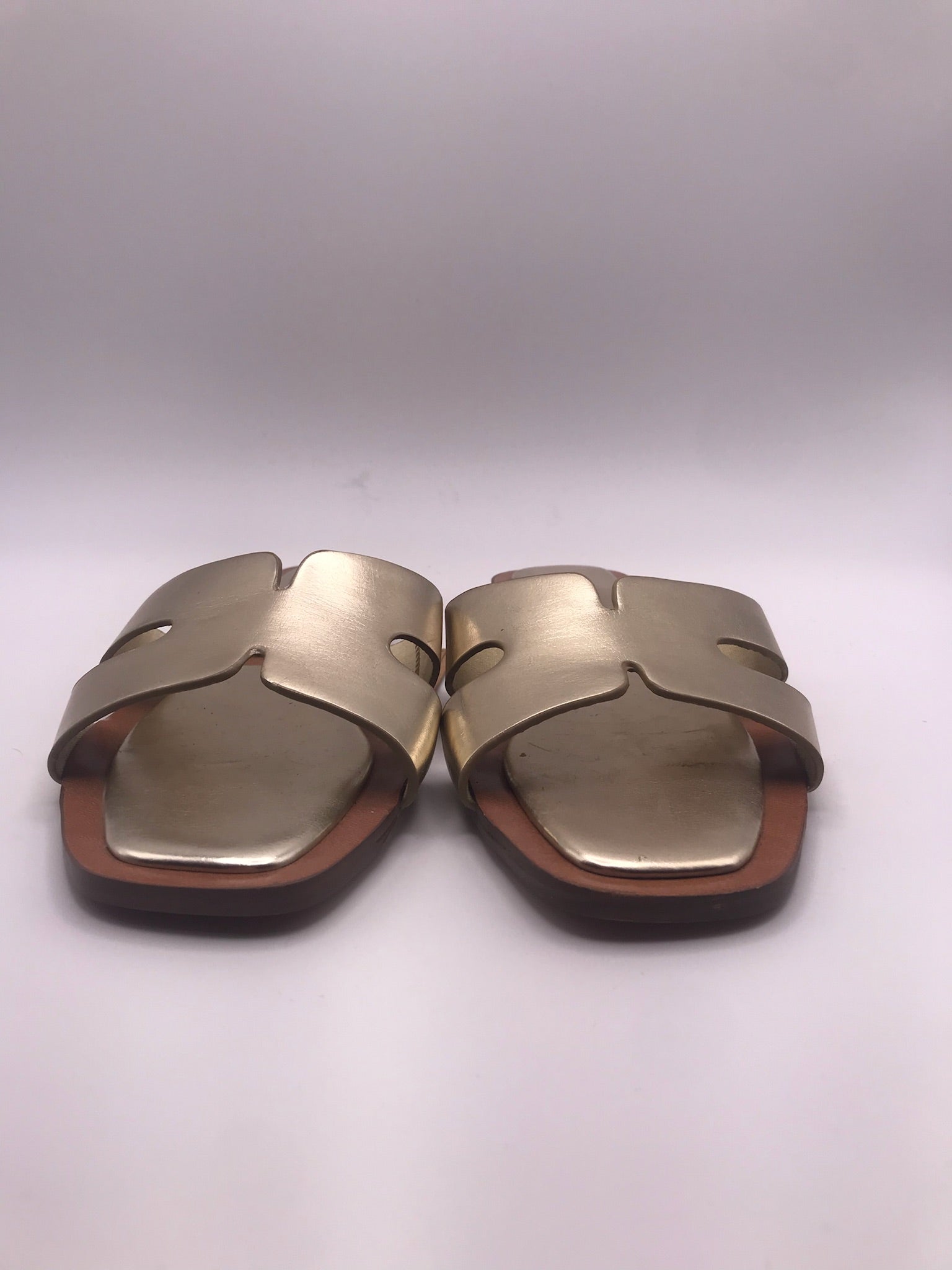 CHINELO SANDÁLIA CORINA DOURADO ECO PELE