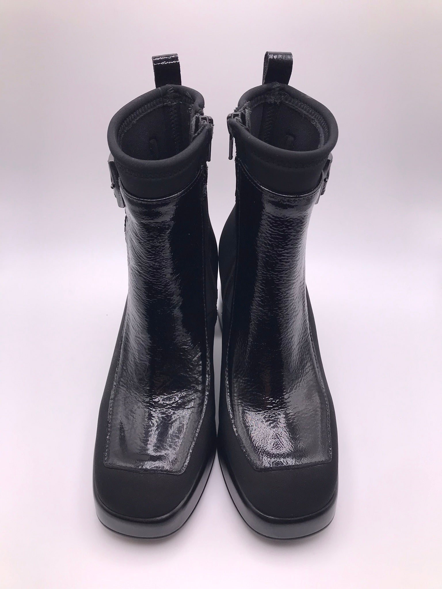 BOTA QUADRADA HISPANITAS PRETO ZIPER FIVELA H LOGO