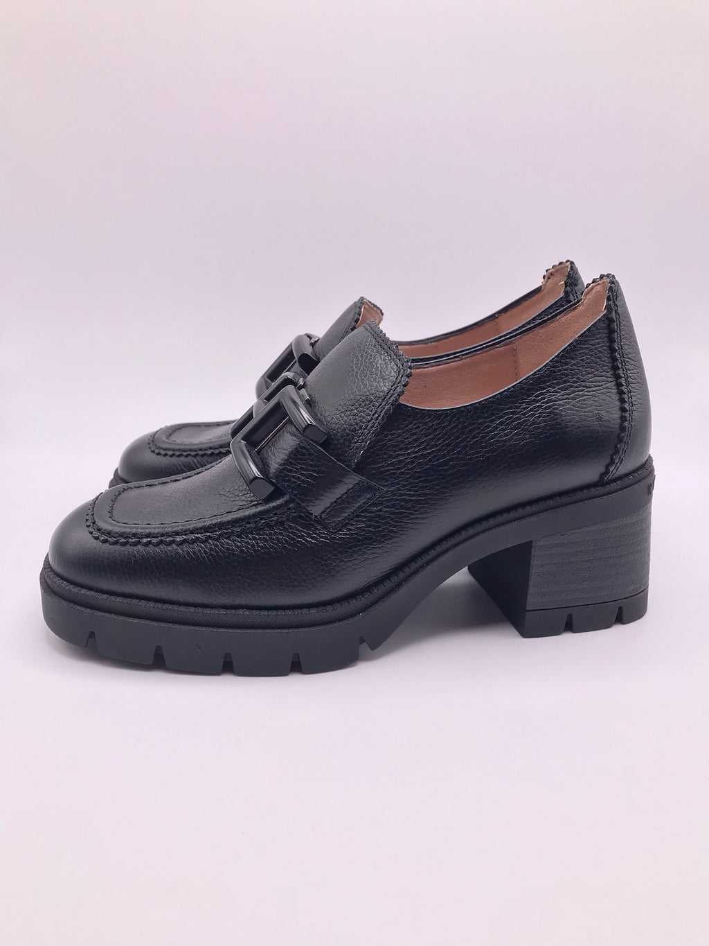 MOCASSIM SALTO HISPANITAS PRETO COURO FIVELA PRETA TRATORADO