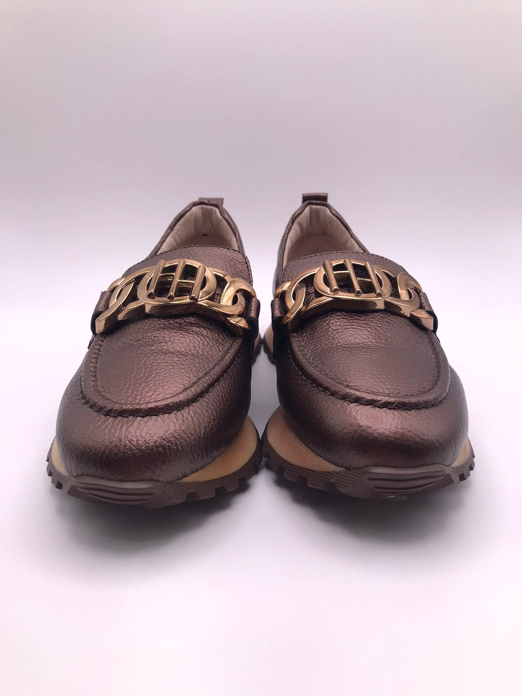 MOCASSIM PLATAFORMA HISPANITAS CASTANHO COBRE FIVELA DOURADA TRATORADO CORRENTE H LOGO