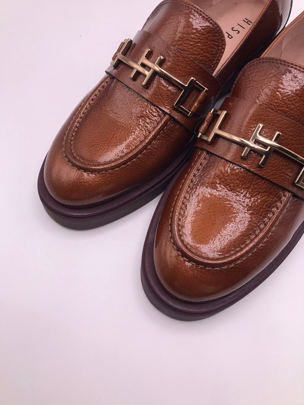 MOCASSIM SALTO HISPANITAS CASTANHO COURO FIVELA DOURADA H LOGO