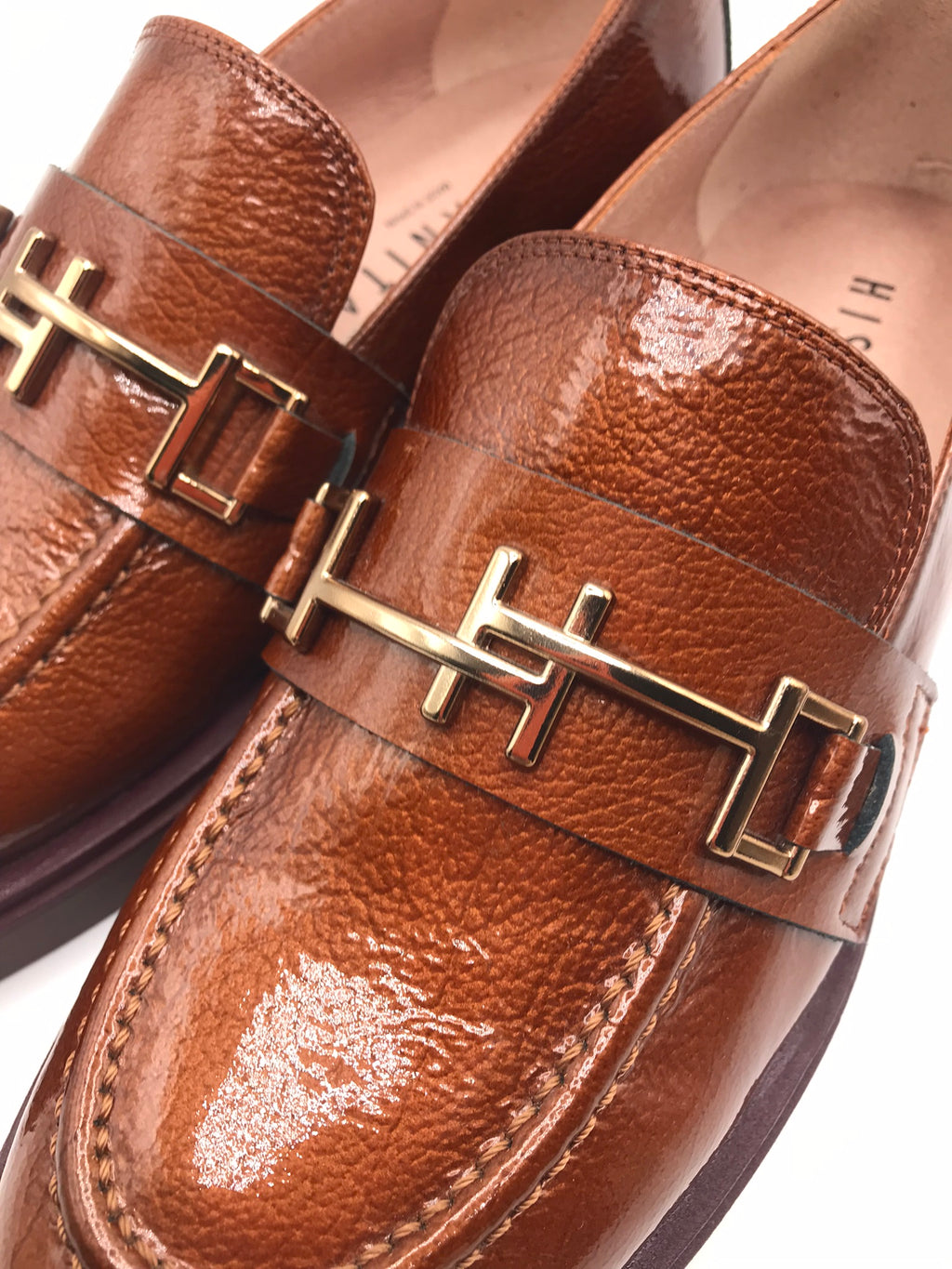MOCASSIM SALTO HISPANITAS CASTANHO COURO FIVELA DOURADA H LOGO