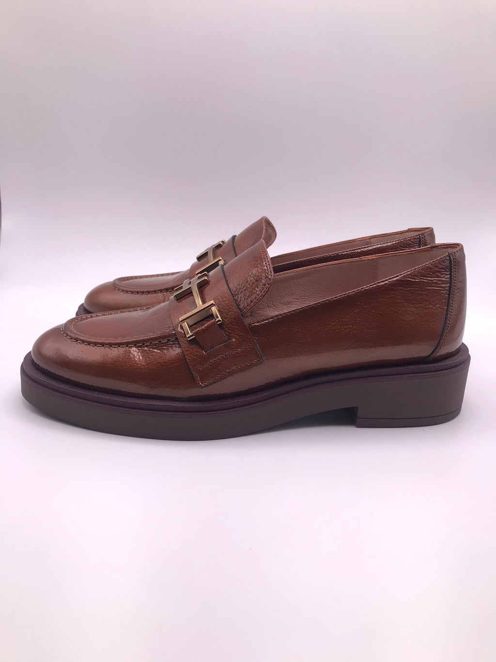 MOCASSIM SALTO HISPANITAS CASTANHO COURO FIVELA DOURADA H LOGO