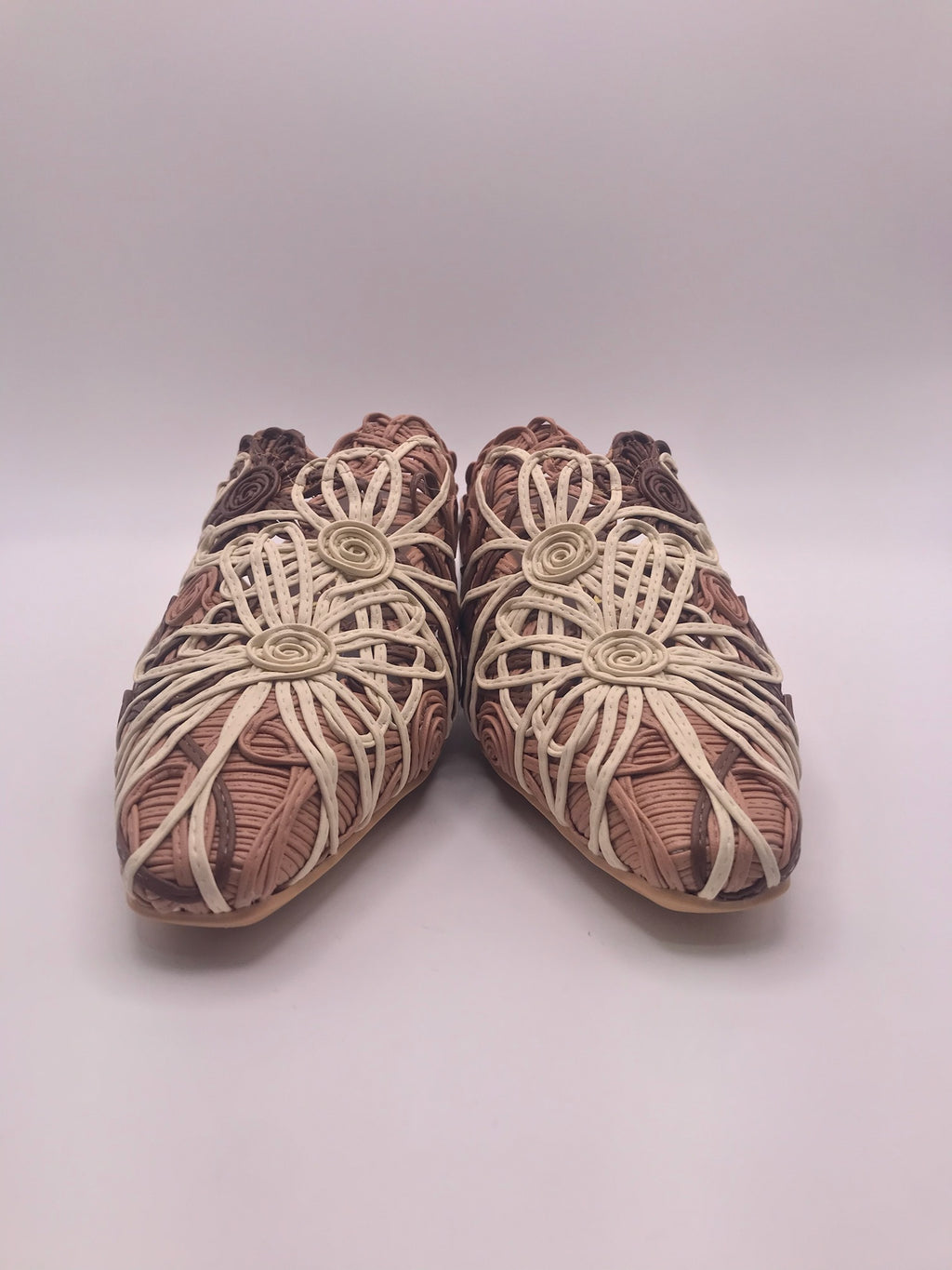 Mules Femininos Hispanitas de Ráfia Entrelaçada com Flores; Tamancos Rasos Salto Baixo; Sapatos de Verão Estilo Boho Confortáveis