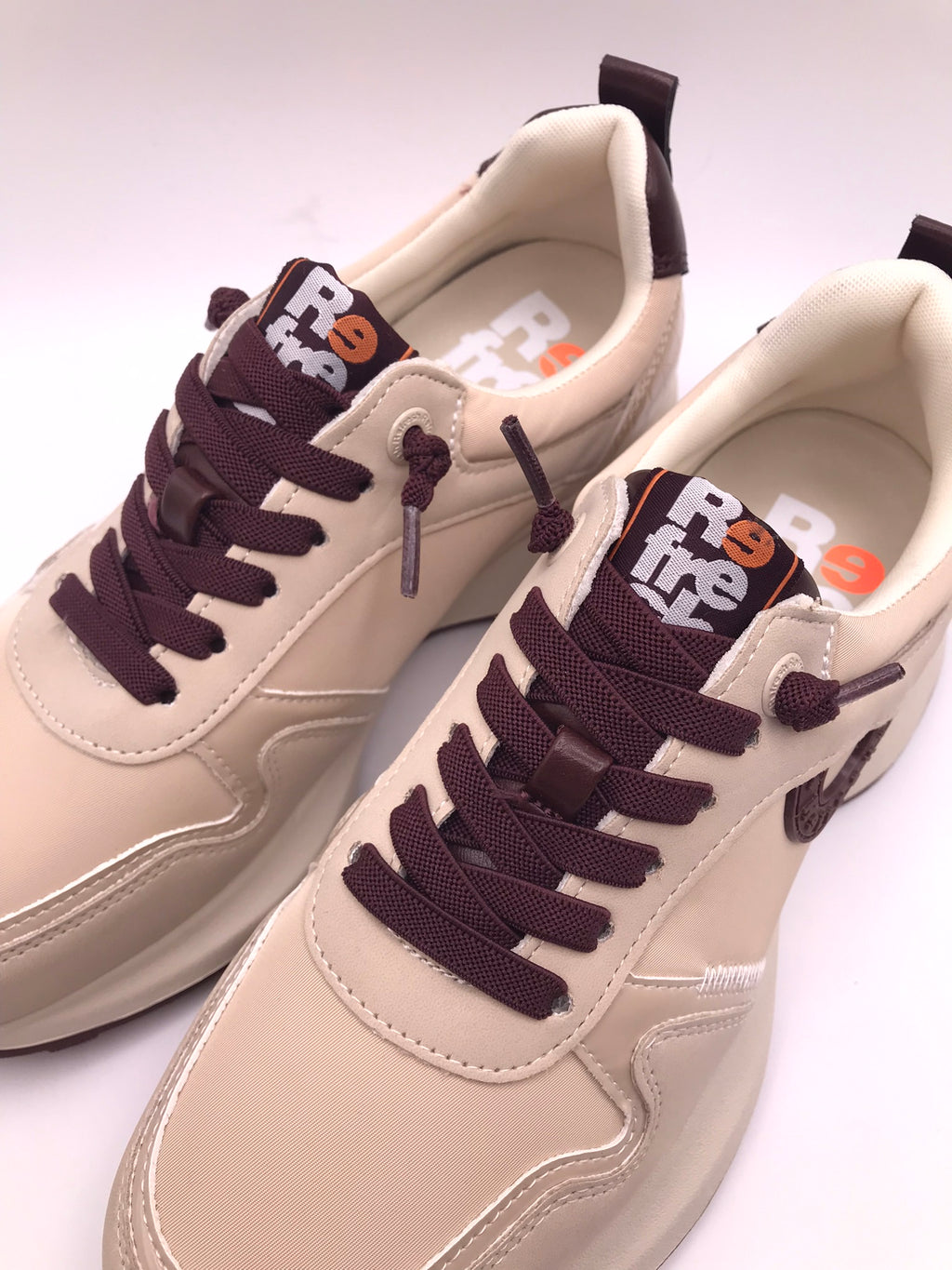 TÊNIS REFRESH BEGE BORDO TECIDO SPORT LOGO LATERAL ECO PELE COBRA ATACADORES