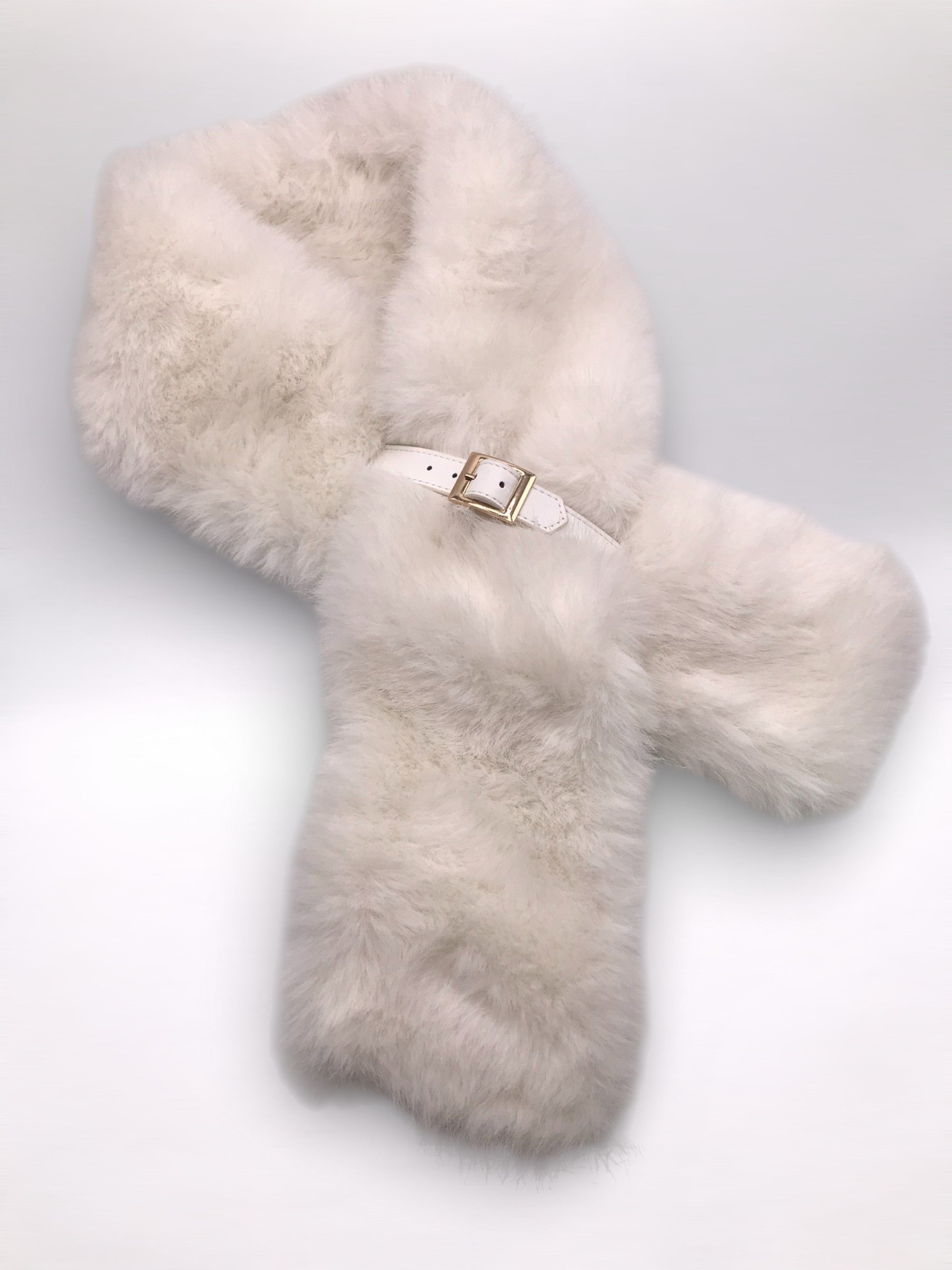 CACHECOL PELOS BRANCO FECHO CINTO FIVELA
