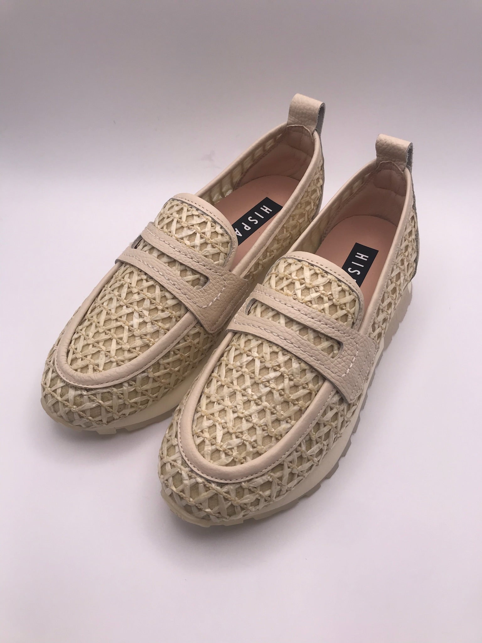 Sapatos Moccasins Femininos Hispanitas em Ráfia Entrelaçada Bege, Ténis de Verão com Sola de Plataforma Confortável, Calçado Casual e Elegante de Estilo Slip-on para Senhora.