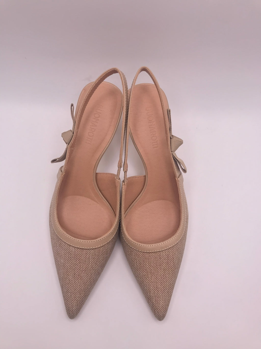 Sapatos de Salto Médio Slingback Femininos em Bege Apricot Buonarotti, Sandálias de Biqueira Fina com Detalhe de Laço, Calçado Elegante e Confortável para Eventos e Dia a Dia