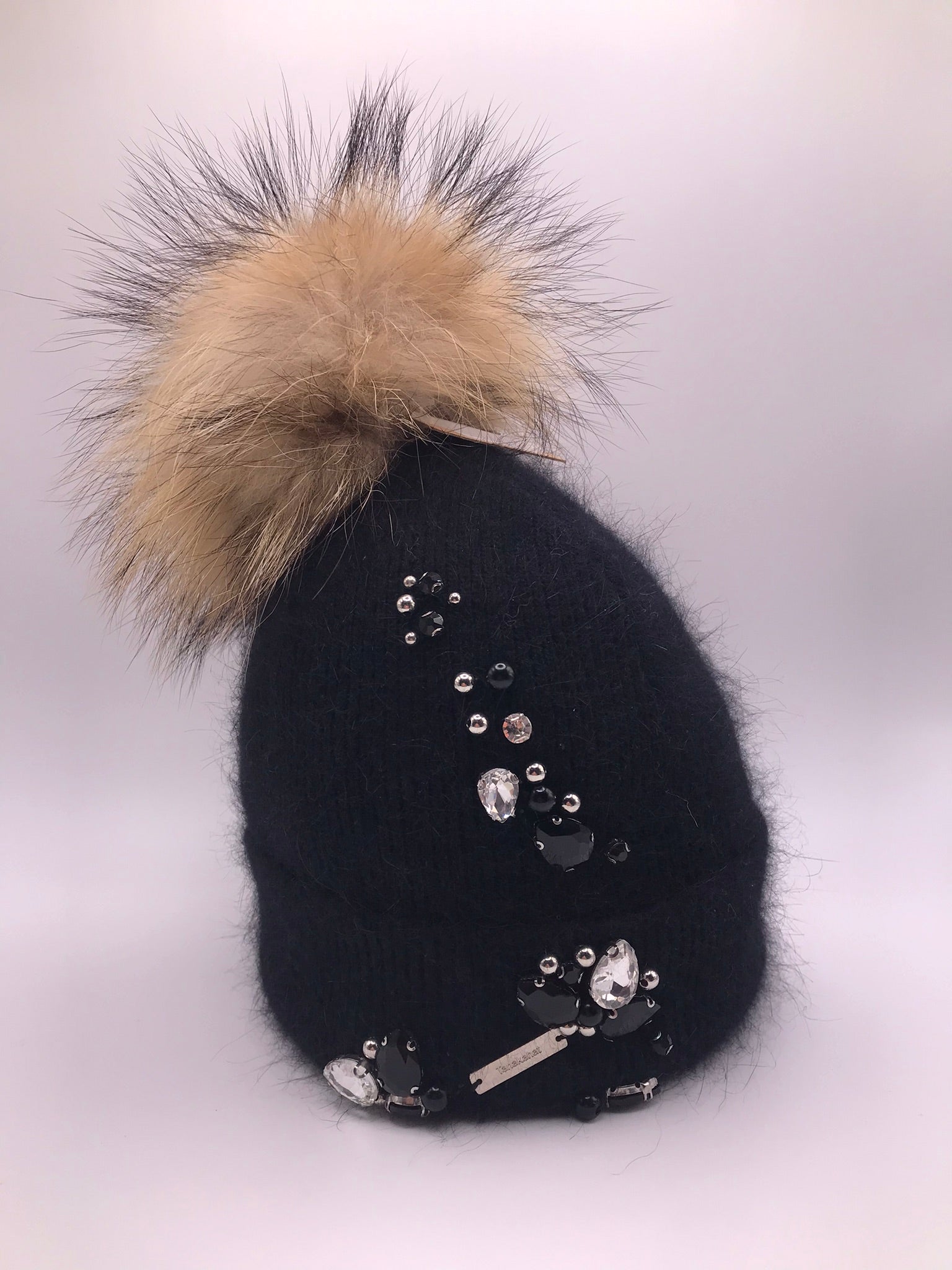 GORRO PRETO GELO POMPOM PELO CASTANHO TOUCA