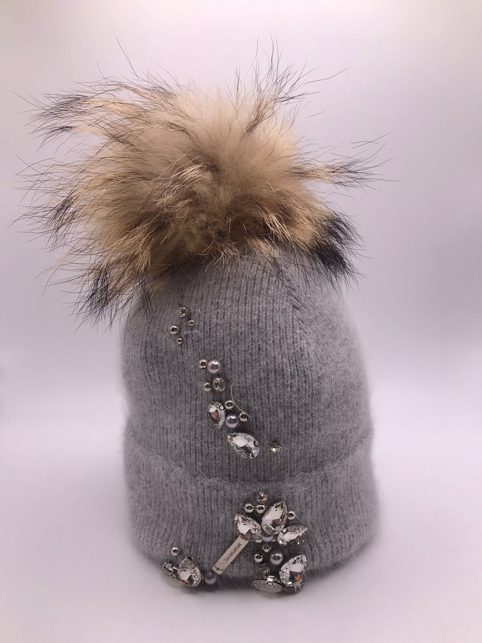 GORRO CINZA GELO POMPOM PELO CASTANHO TOUCA