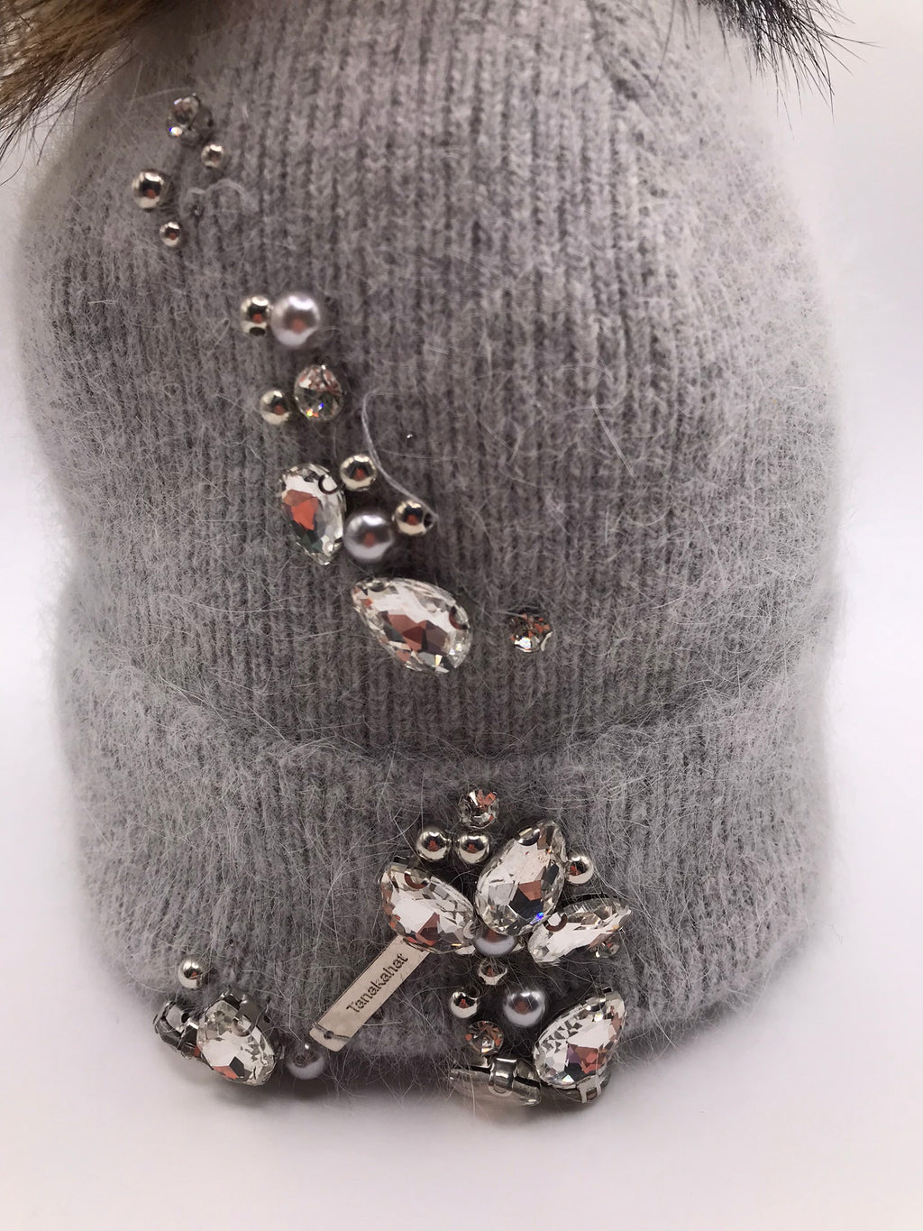 GORRO CINZA GELO POMPOM PELO CASTANHO TOUCA