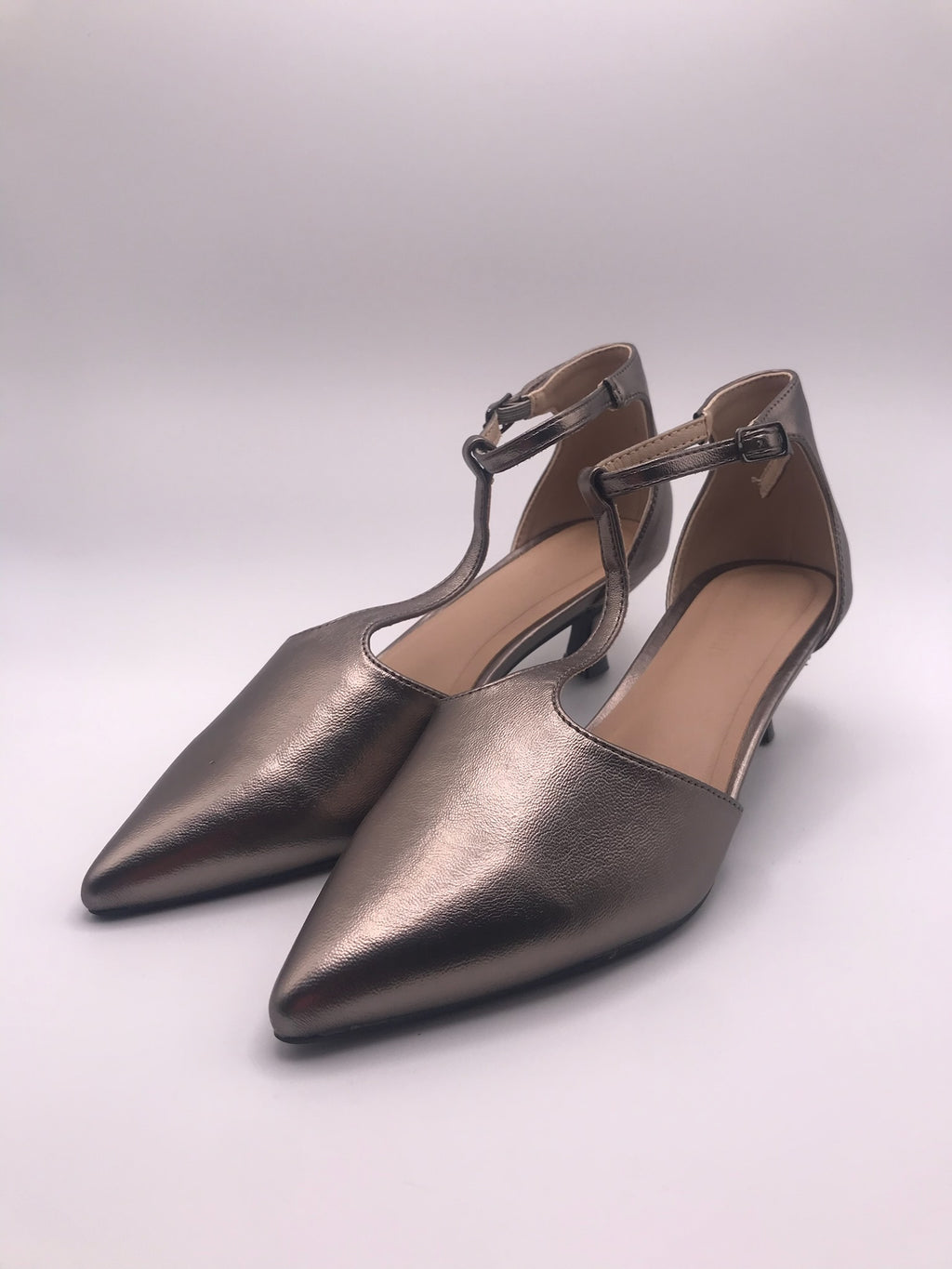 Sapatos de Salto Baixo Buonarotti Femininos em Tom Bronze Metalizado Grey, Sandálias de Biqueira Fina com Tira no Tornozelo, Calçado Elegante de Festa e Cerimónia.