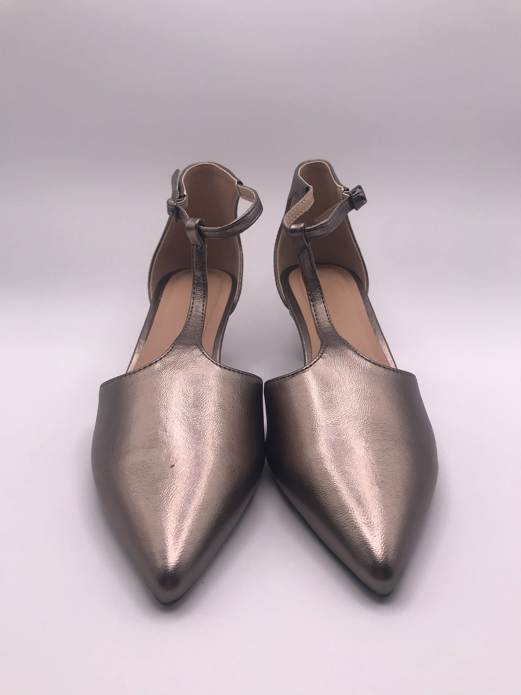 Sapatos de Salto Baixo Buonarotti Femininos em Tom Bronze Metalizado Grey, Sandálias de Biqueira Fina com Tira no Tornozelo, Calçado Elegante de Festa e Cerimónia.