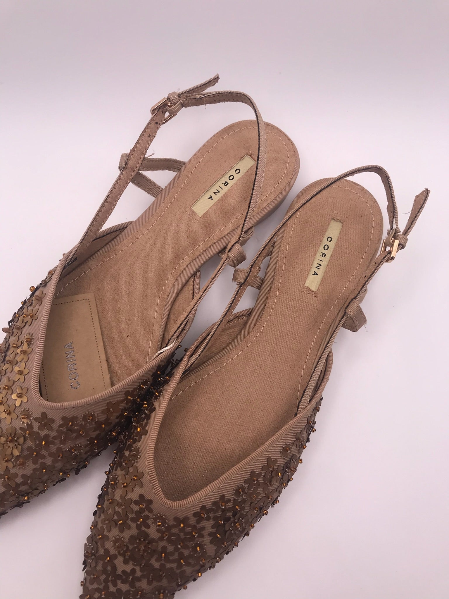 Sandálias Rasas Femininas Corina Com Brilho E Pedraria Flor Slingback Pontiaguda Sapatos Elegantes De Festa Cor Bege Bronze Tiras Ajustáveis Calçado Confortável Senhora