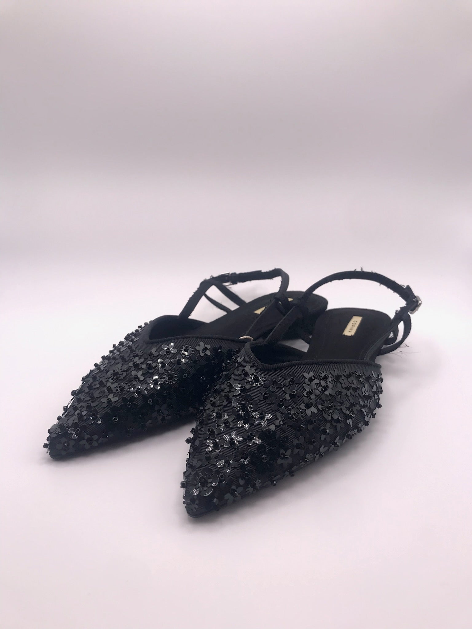 Sandálias Femininas Rasas Corina Com Brilho E Pedraria Slingback Pontiaguda Sapatos Elegantes De Festa Cor Preto Tiras Ajustáveis Calçado Confortável Senhora
