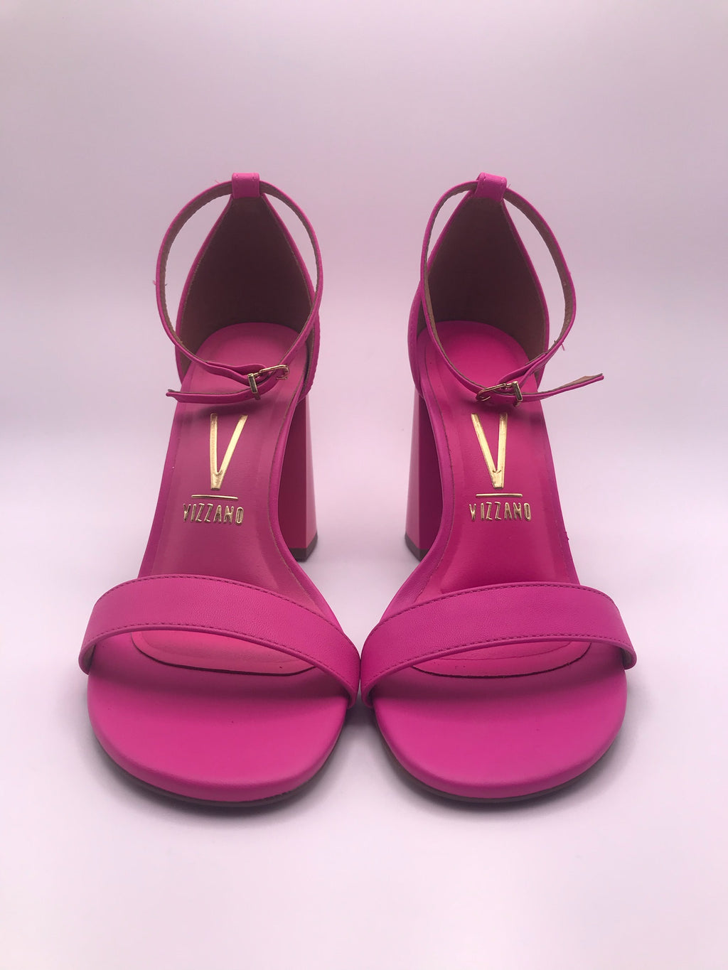 Sandália Vizzano Salto Bloco Alto; Calçado Feminino Rosa Pink Vibrante; Sapato com Pulseira no Tornozelo para Festas e Look Casual Chic