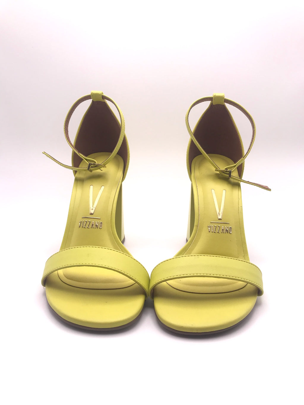 Sandália Vizzano Salto Bloco Alto; Calçado Feminino Amarelo Neon Tendência; Sapato com Tira no Tornozelo para Verão e Balada