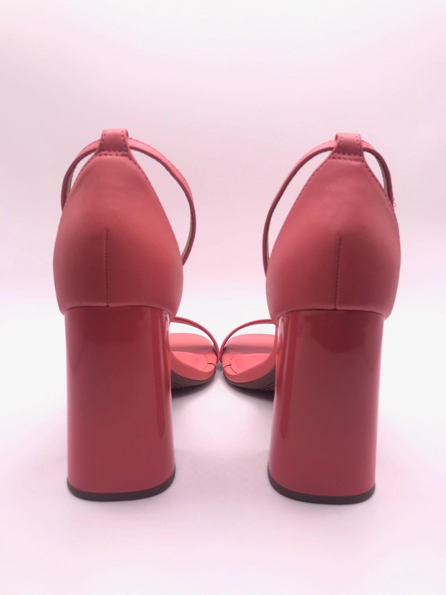 Sandália Vizzano Salto Bloco Alto; Calçado Feminino Rosa Salmon Coral Chic; Sapato com Tira no Tornozelo para Festas e Eventos Sociais