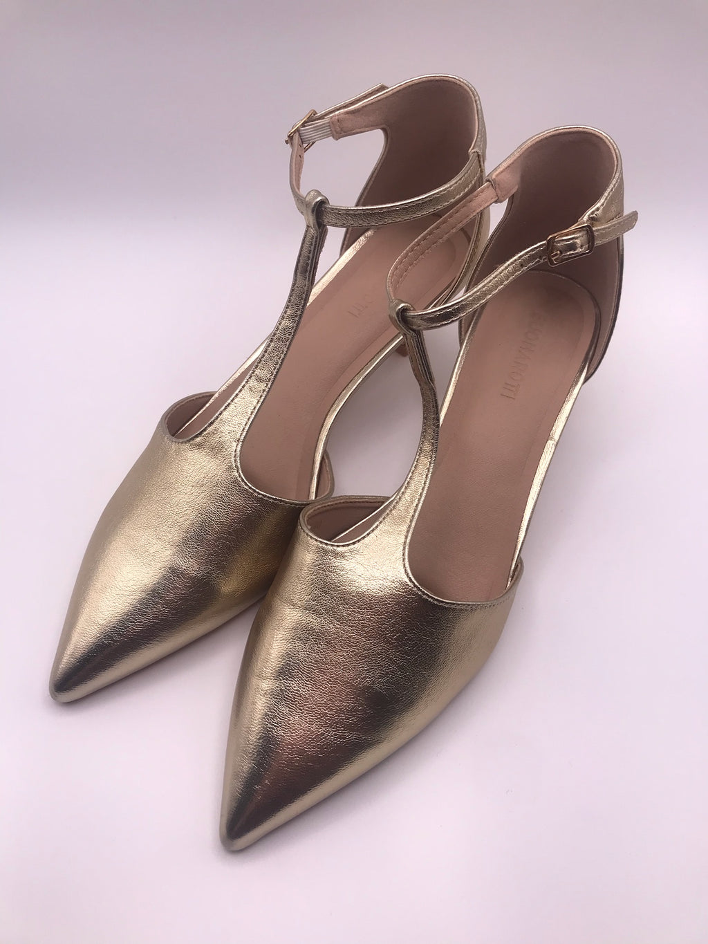 Sapatos de Salto Baixo Buonarotti Kitten Dourados com T-Strap Elegante; Biqueira Fina Senhora Vestuário Formal Casamento Festa Confortável