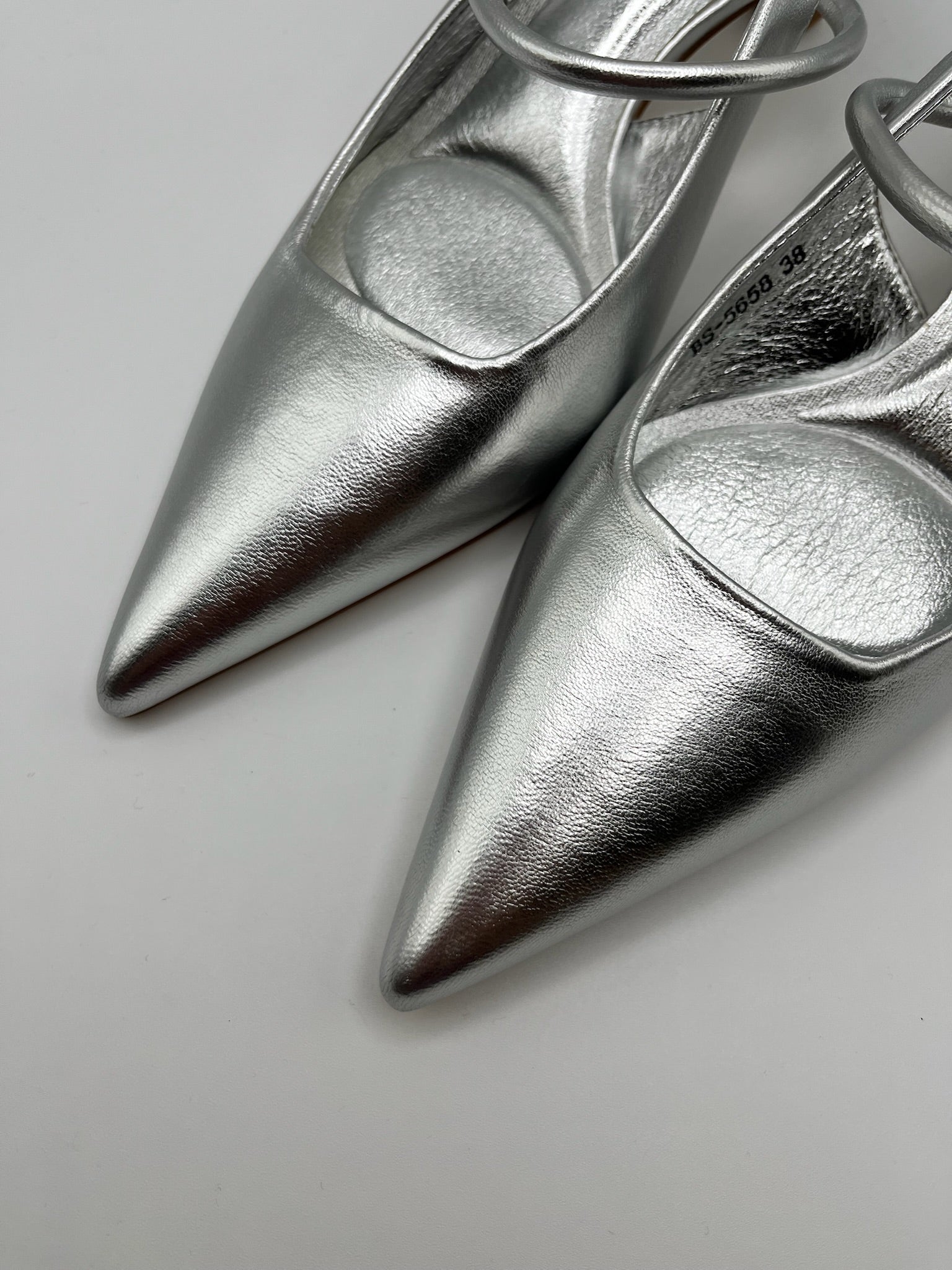 Sapatos de Salto Médio Buonarotti Femininos Prateados Metalizados, Sandálias Slingback de Bico Fino com Tira no Calcanhar, Calçado de Festa Elegante e Confortável para Cerimónias e Eventos Primavera Verão