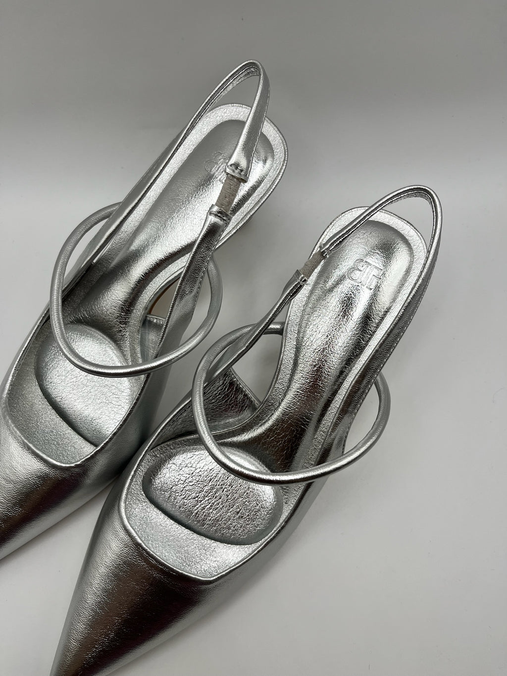Sapatos de Salto Médio Buonarotti Femininos Prateados Metalizados, Sandálias Slingback de Bico Fino com Tira no Calcanhar, Calçado de Festa Elegante e Confortável para Cerimónias e Eventos Primavera Verão