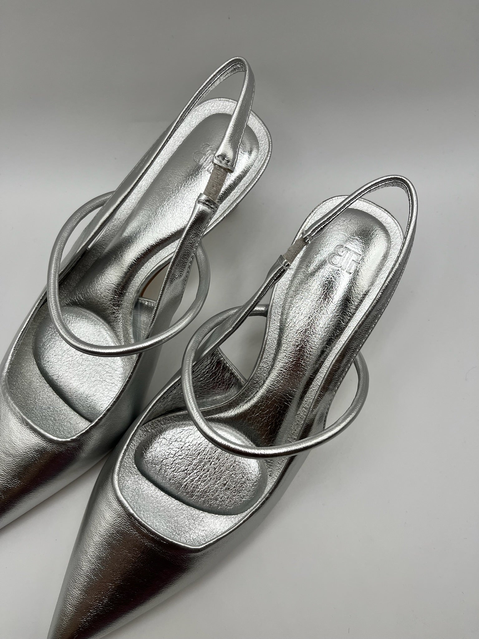 Sapatos de Salto Médio Buonarotti Femininos Prateados Metalizados, Sandálias Slingback de Bico Fino com Tira no Calcanhar, Calçado de Festa Elegante e Confortável para Cerimónias e Eventos Primavera Verão