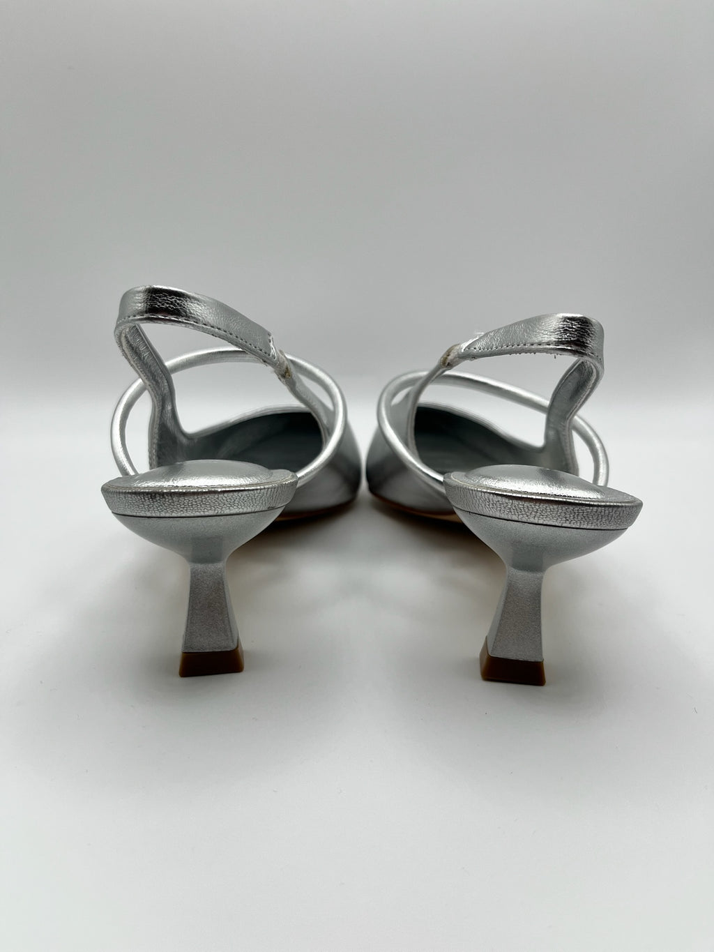 Sapatos de Salto Médio Buonarotti Femininos Prateados Metalizados, Sandálias Slingback de Bico Fino com Tira no Calcanhar, Calçado de Festa Elegante e Confortável para Cerimónias e Eventos Primavera Verão