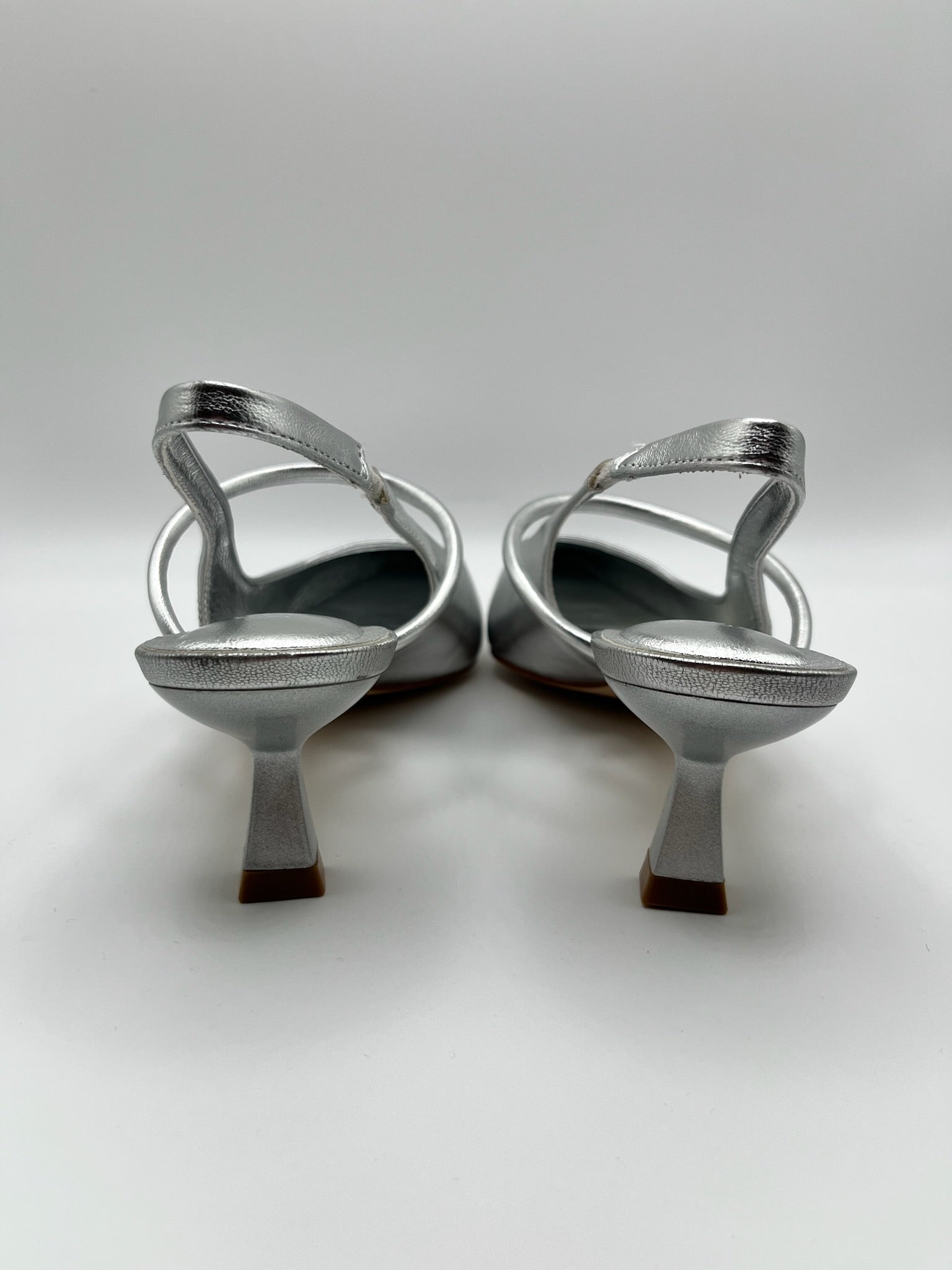 Sapatos de Salto Médio Buonarotti Femininos Prateados Metalizados, Sandálias Slingback de Bico Fino com Tira no Calcanhar, Calçado de Festa Elegante e Confortável para Cerimónias e Eventos Primavera Verão