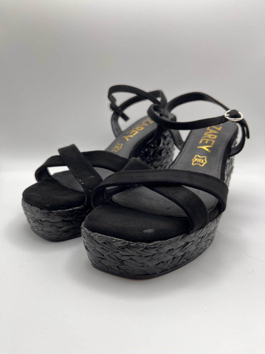 Sandálias de cunha Azarey pretas camurça palmilha pele cunha trançada pedras, sapatos cunha mulher plataforma fivela tornozelo verão confortáveis elegantes
