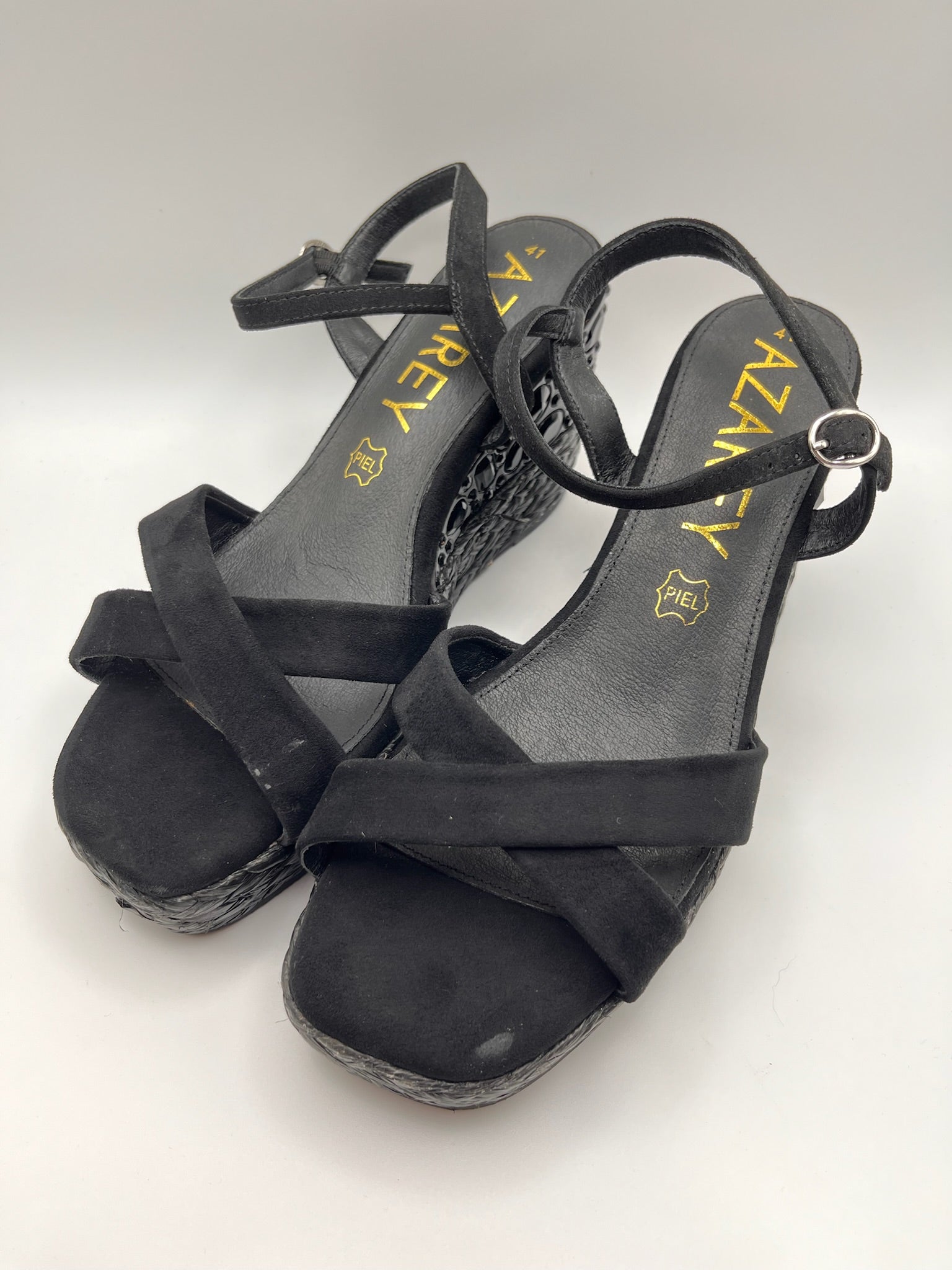 Sandálias de cunha Azarey pretas camurça palmilha pele cunha trançada pedras, sapatos cunha mulher plataforma fivela tornozelo verão confortáveis elegantes