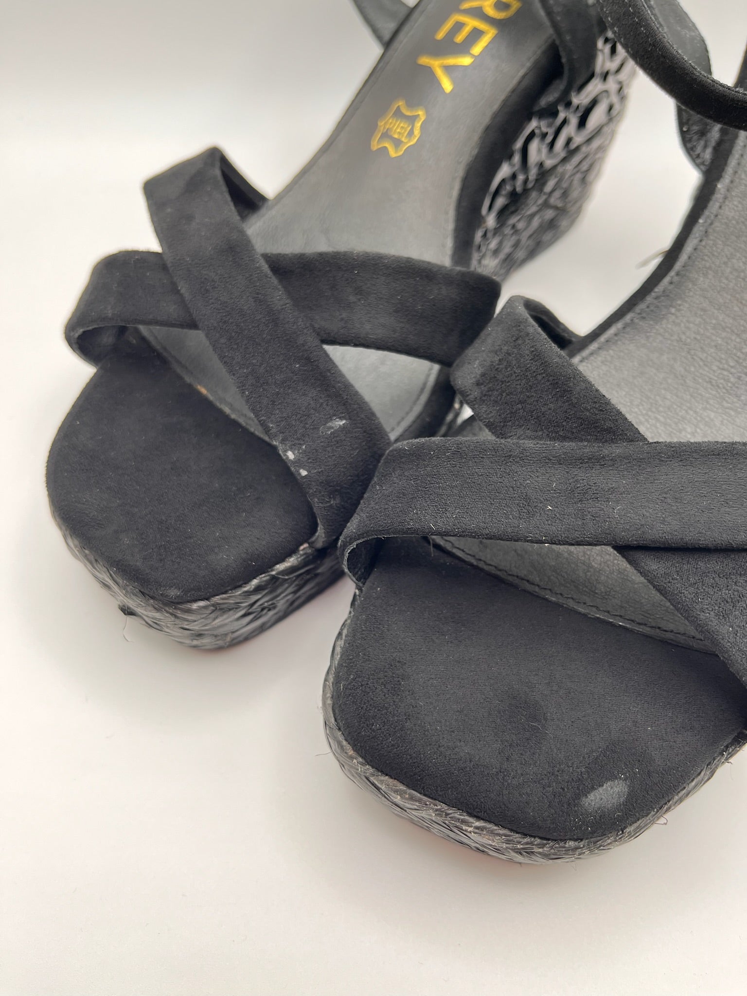 Sandálias de cunha Azarey pretas camurça palmilha pele cunha trançada pedras, sapatos cunha mulher plataforma fivela tornozelo verão confortáveis elegantes