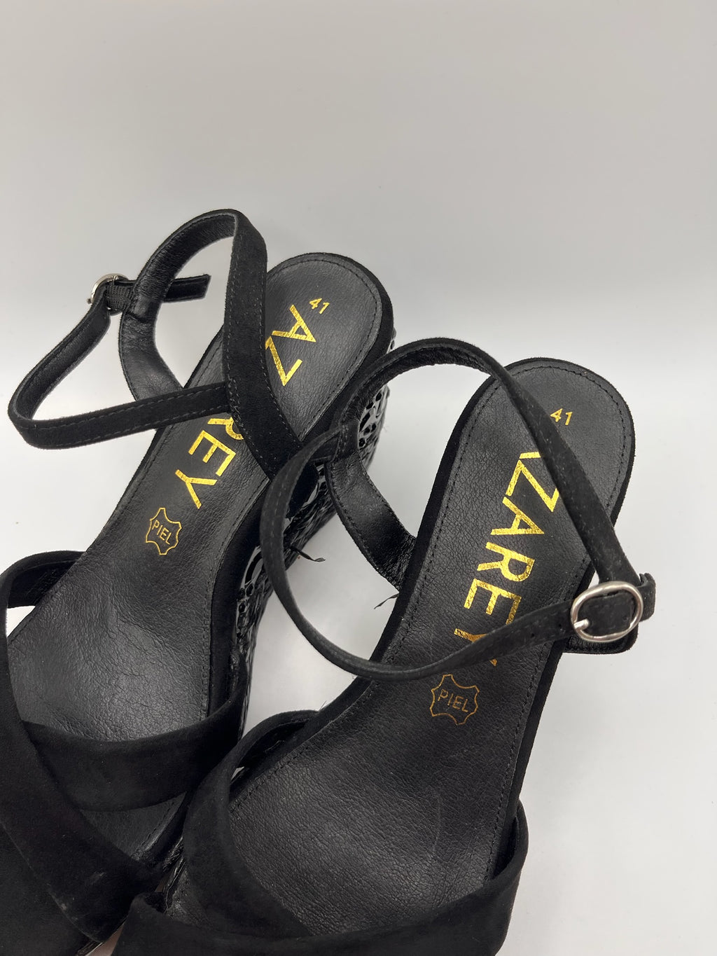 Sandálias de cunha Azarey pretas camurça palmilha pele cunha trançada pedras, sapatos cunha mulher plataforma fivela tornozelo verão confortáveis elegantes