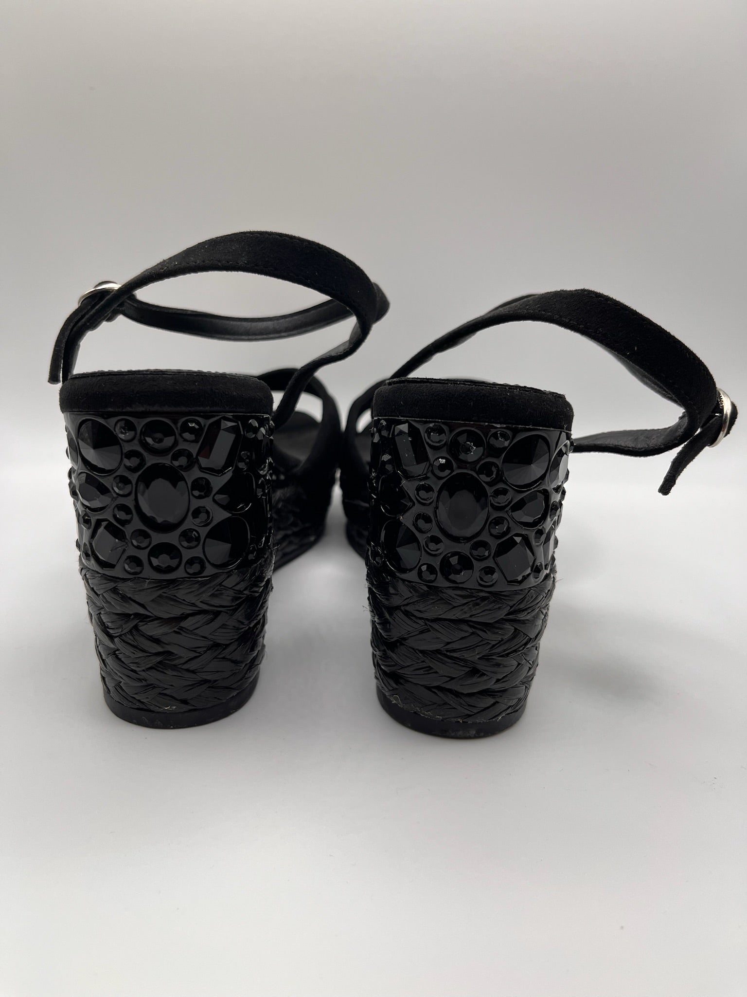Sandálias de cunha Azarey pretas camurça palmilha pele cunha trançada pedras, sapatos cunha mulher plataforma fivela tornozelo verão confortáveis elegantes