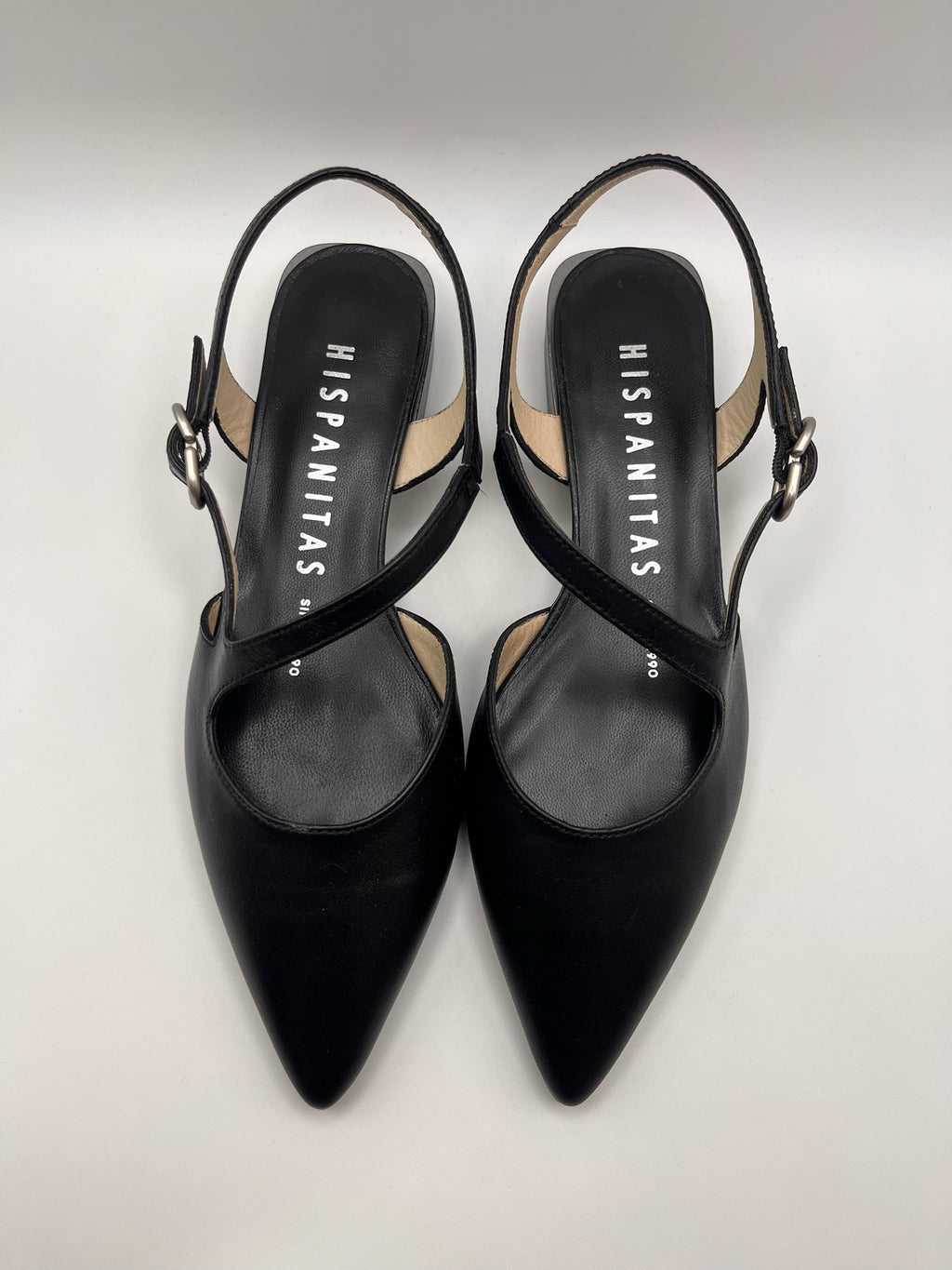 Sapatos Hispanitas mulher pretos pele salto baixo bloco, sandálias slingback bico fino tira cruzada fivela, sapatos senhora elegantes executiva escritório confortáveis clássicos