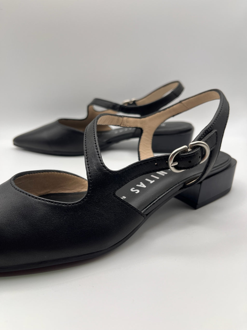 Sapatos Hispanitas mulher pretos pele salto baixo bloco, sandálias slingback bico fino tira cruzada fivela, sapatos senhora elegantes executiva escritório confortáveis clássicos