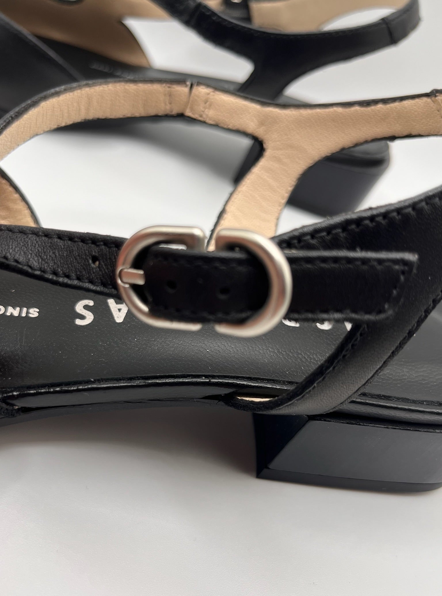 Sapatos Hispanitas mulher pretos pele salto baixo bloco, sandálias slingback bico fino tira cruzada fivela, sapatos senhora elegantes executiva escritório confortáveis clássicos