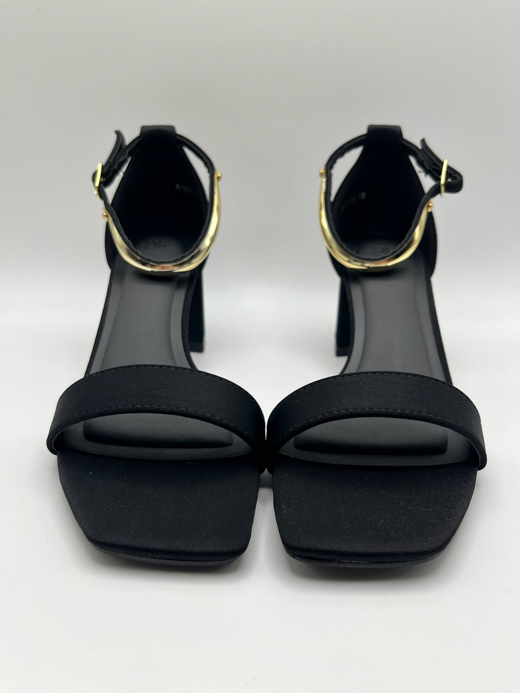 Sandálias pretas Buonarotti de salto grosso com detalhe metálico dourado, sapatos de festa elegantes com ponta quadrada e pulseira no tornozelo para mulher
