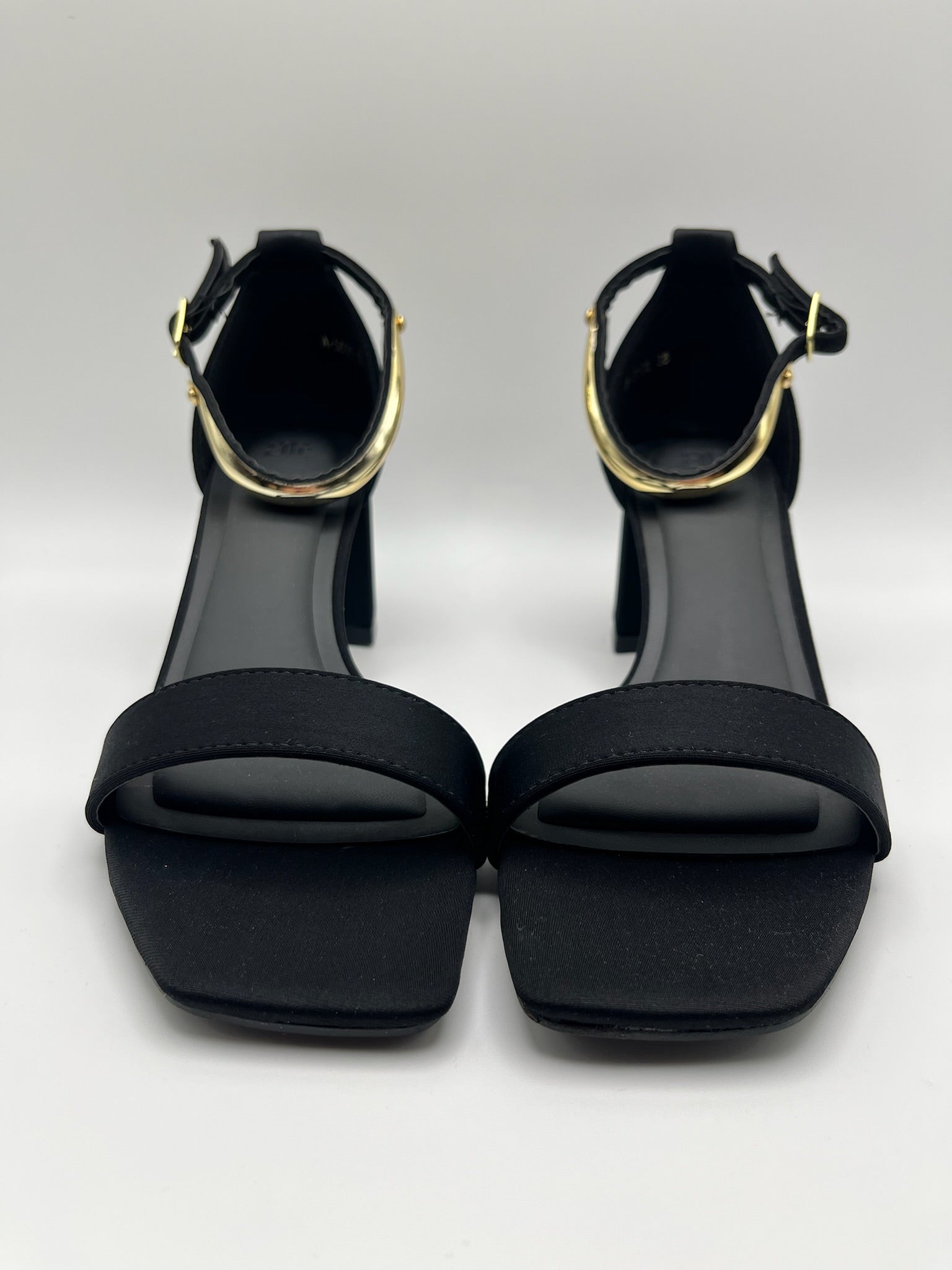Sandálias pretas Buonarotti de salto grosso com detalhe metálico dourado, sapatos de festa elegantes com ponta quadrada e pulseira no tornozelo para mulher