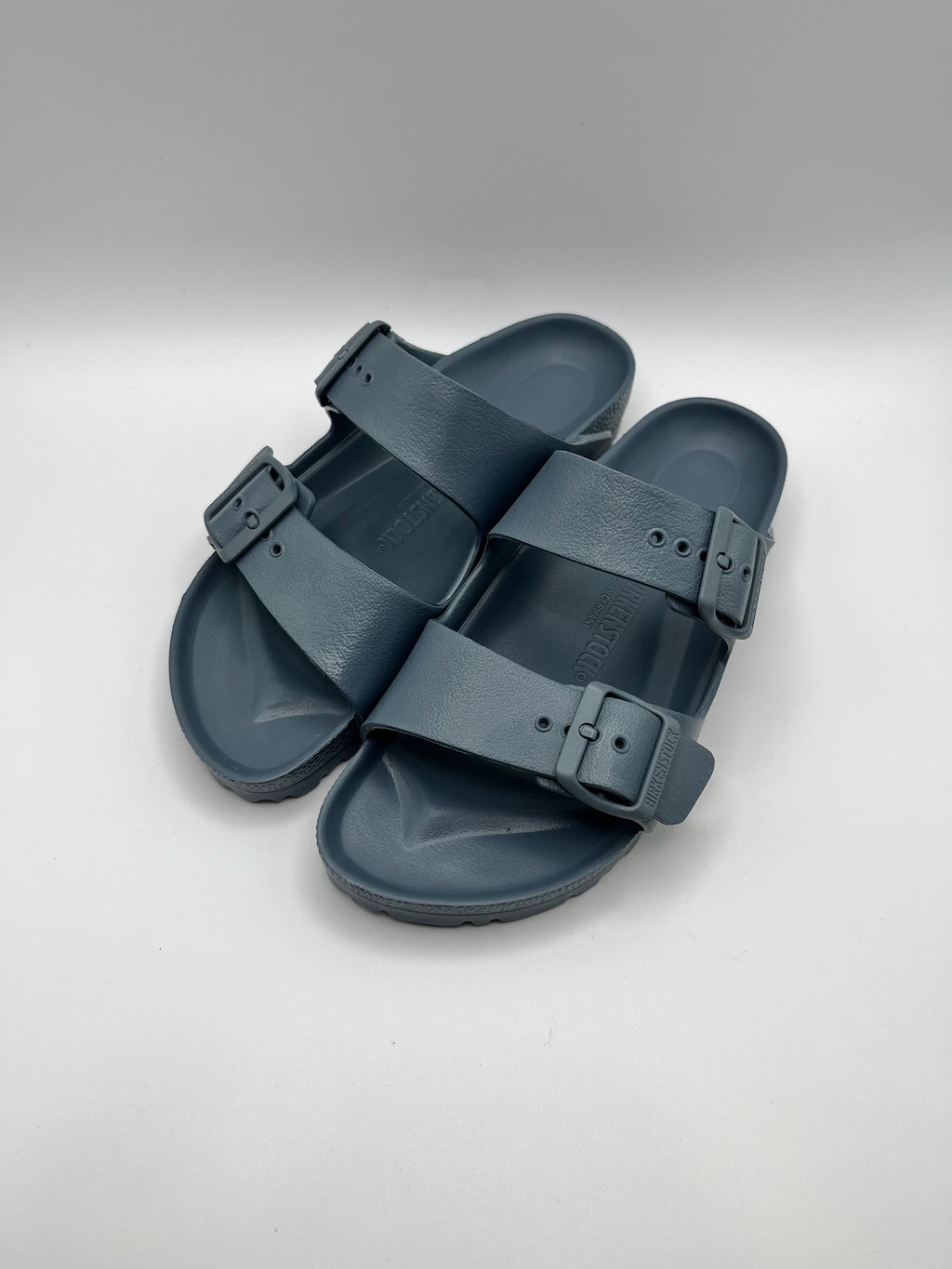 Sandálias Birkenstock Arizona EVA duas tiras, chinelos antiderrapantes de verão para homem e mulher, cor azul marinho Basalt Gray, ultraleves e à prova de água, calçado confortável de piscina e praia