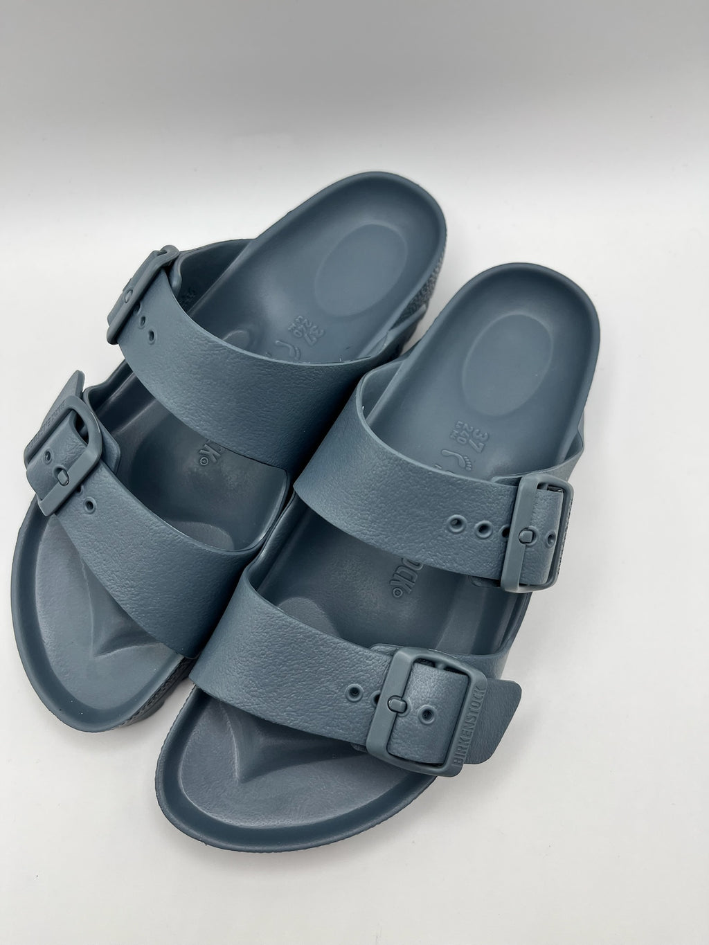 Sandálias Birkenstock Arizona EVA duas tiras, chinelos antiderrapantes de verão para homem e mulher, cor azul marinho Basalt Gray, ultraleves e à prova de água, calçado confortável de piscina e praia