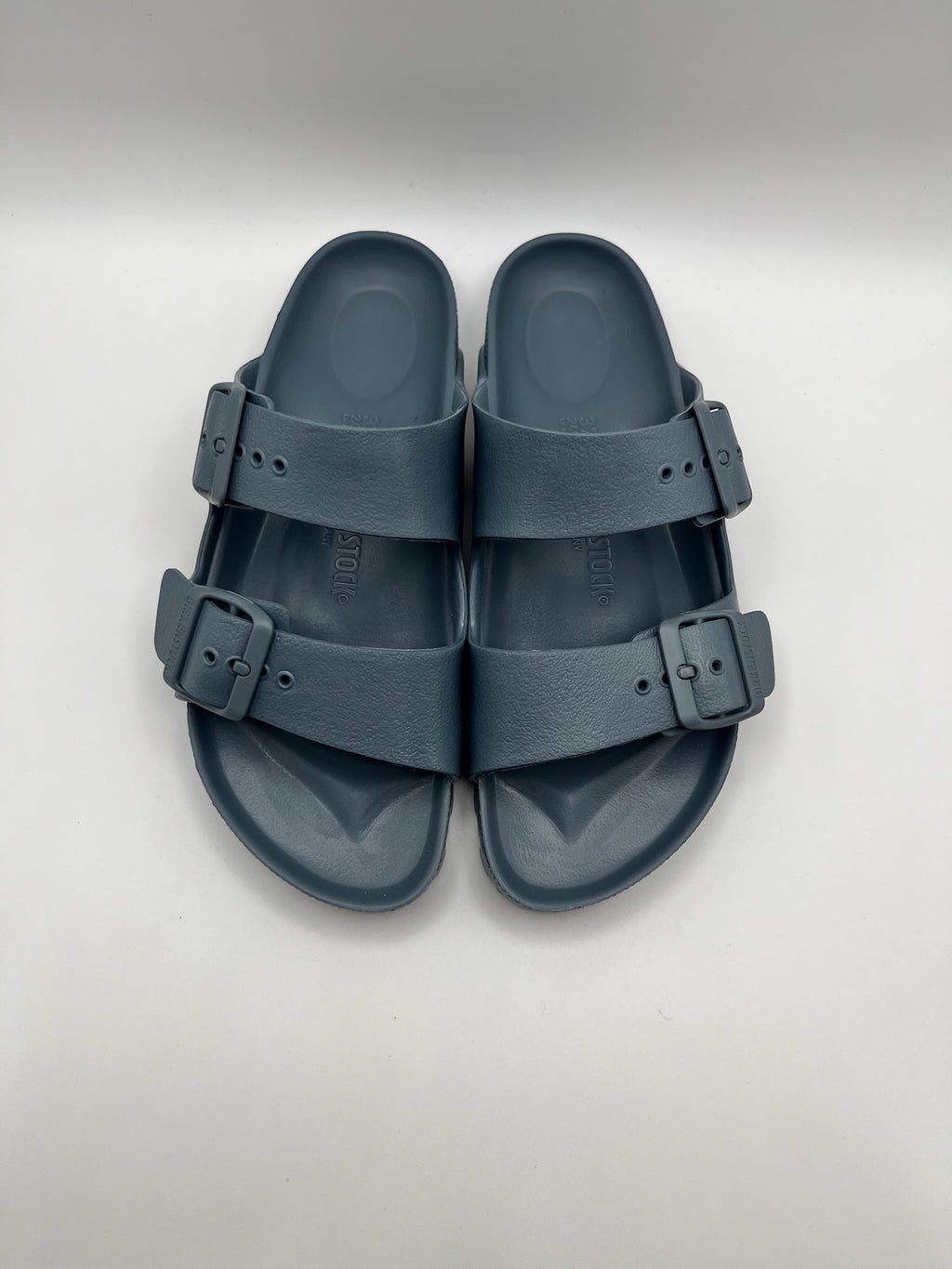 Sandálias Birkenstock Arizona EVA duas tiras, chinelos antiderrapantes de verão para homem e mulher, cor azul marinho Basalt Gray, ultraleves e à prova de água, calçado confortável de piscina e praia