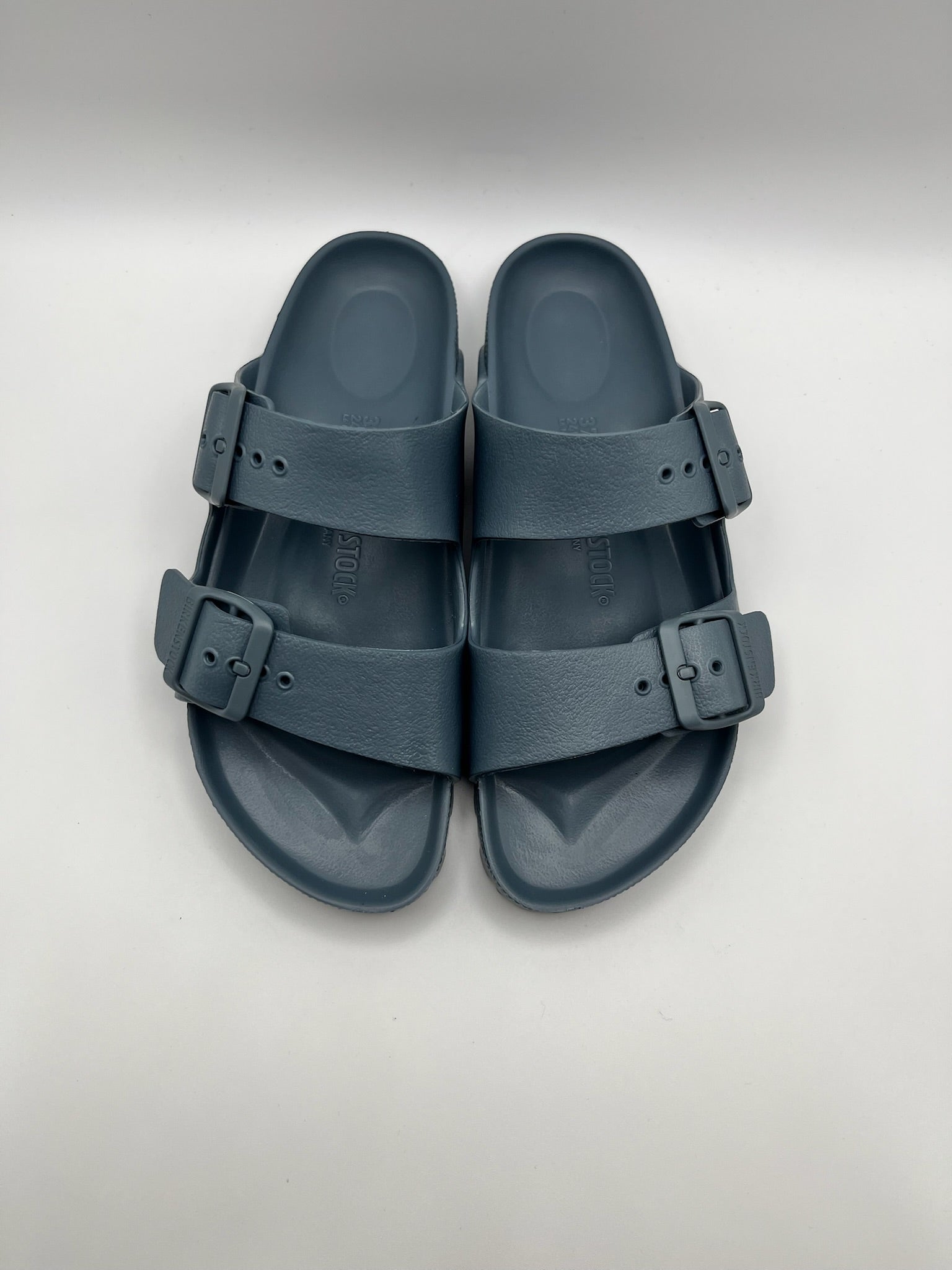 Sandálias Birkenstock Arizona EVA duas tiras, chinelos antiderrapantes de verão para homem e mulher, cor azul marinho Basalt Gray, ultraleves e à prova de água, calçado confortável de piscina e praia