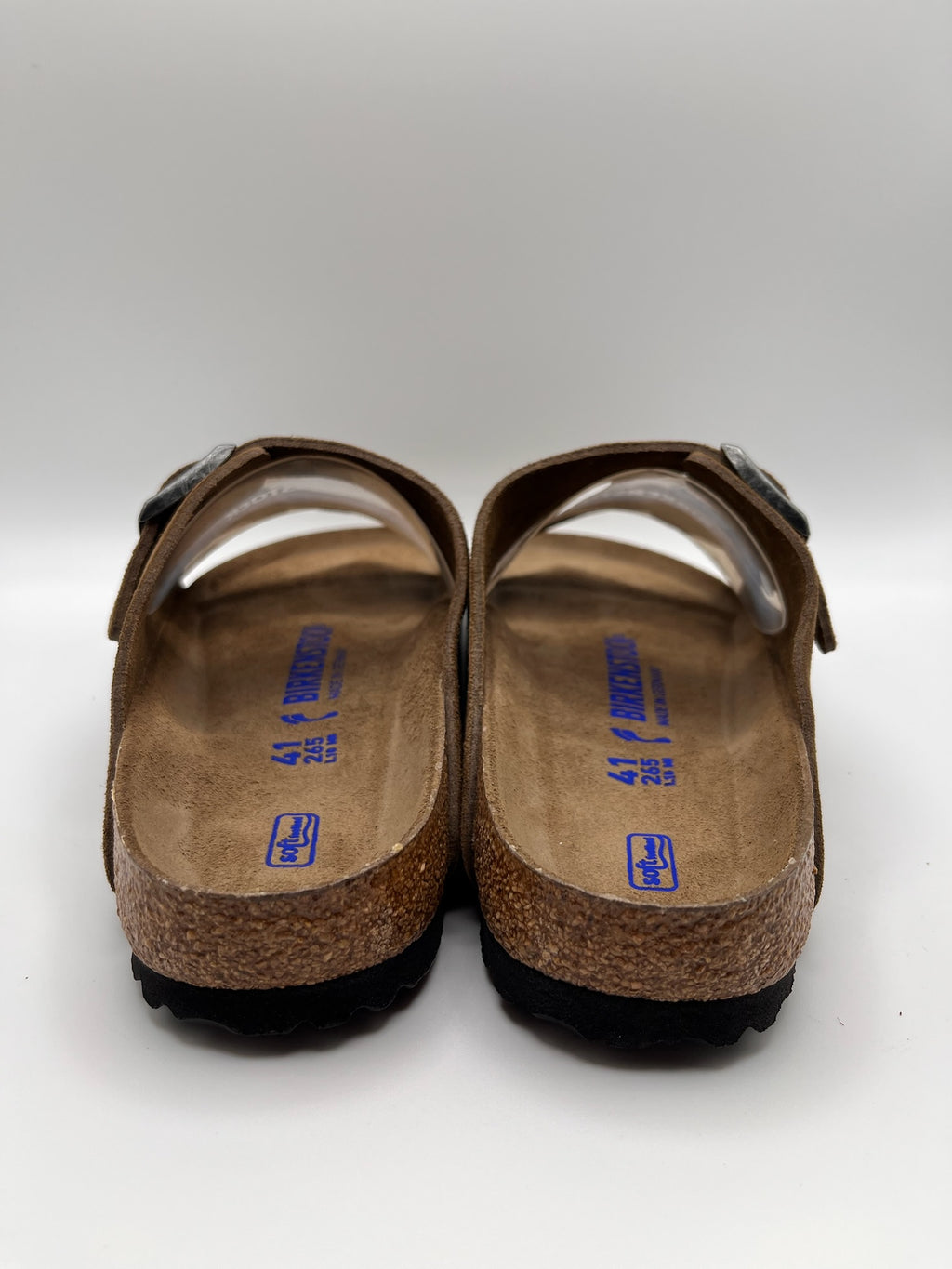 Sandálias Birkenstock Arizona BS Dark Tea Tonal FB Castanho Camurça com Duas Fivelas Ajustáveis e Sola de Cortiça Ergonómica Confortável para Mulher e Homem