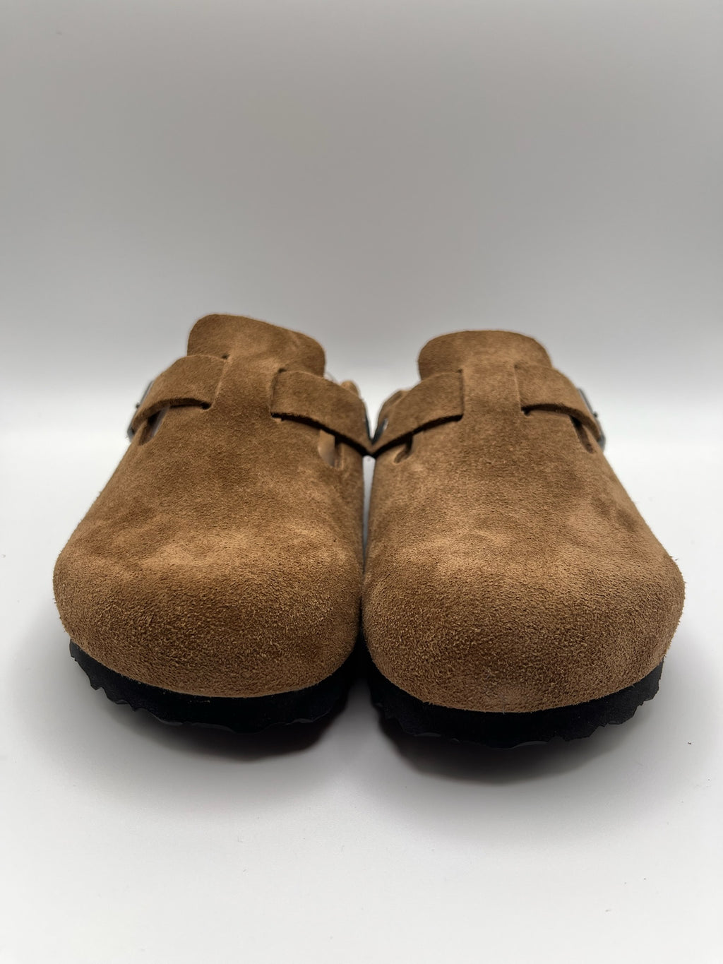 Sapatos Birkenstock Boston BS Dark Tea Tonal FB Castanho Caramelo casuais de camurça com fivela ajustável, socos confortáveis com sola de cortiça ergonómica, calçado unissexo estilo clássico para uso diário