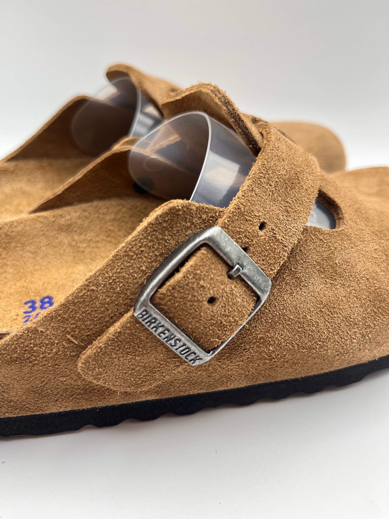 Sapatos Birkenstock Boston BS Dark Tea Tonal FB Castanho Caramelo casuais de camurça com fivela ajustável, socos confortáveis com sola de cortiça ergonómica, calçado unissexo estilo clássico para uso diário