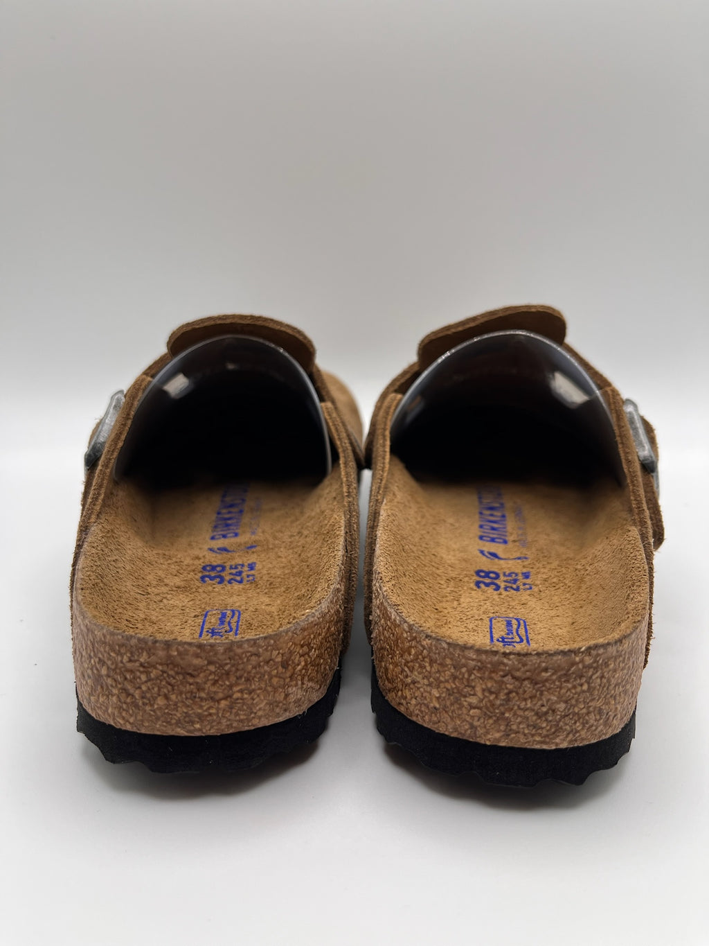 Sapatos Birkenstock Boston BS Dark Tea Tonal FB Castanho Caramelo casuais de camurça com fivela ajustável, socos confortáveis com sola de cortiça ergonómica, calçado unissexo estilo clássico para uso diário