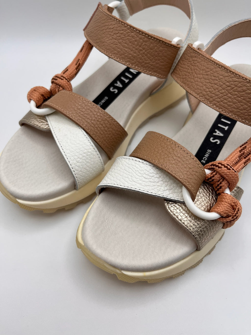 Sandálias Hispanitas Senhora Couro Branco e Castanho Com Plataforma, Sandália Desportiva Ergonómica de Cunha Confortável Casual Com Corda e Fivela, Calçado Moda Feminina Verão