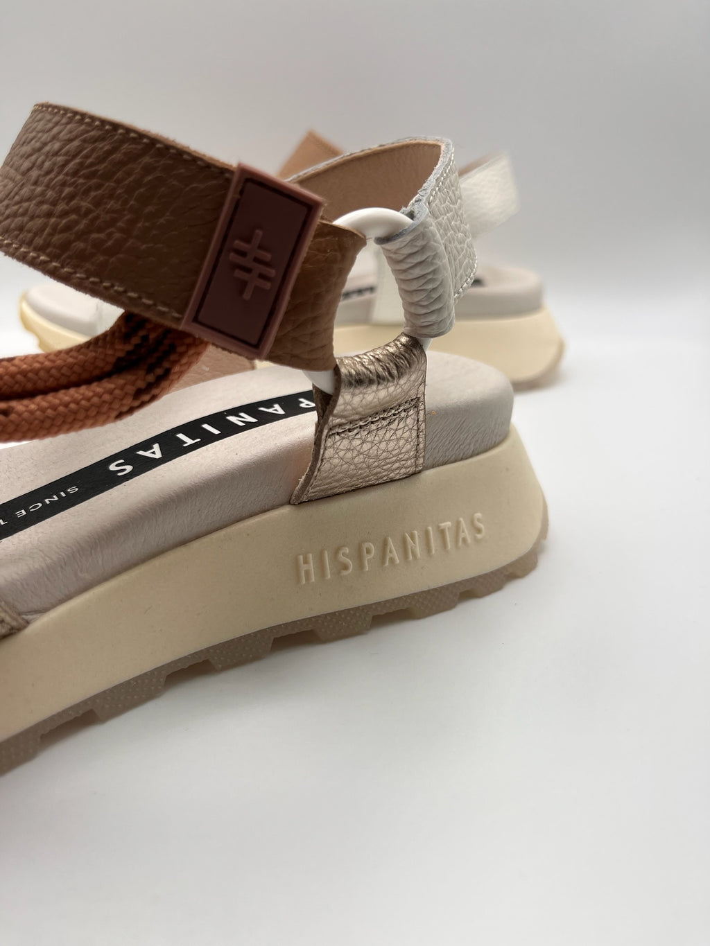 Sandálias Hispanitas Senhora Couro Branco e Castanho Com Plataforma, Sandália Desportiva Ergonómica de Cunha Confortável Casual Com Corda e Fivela, Calçado Moda Feminina Verão