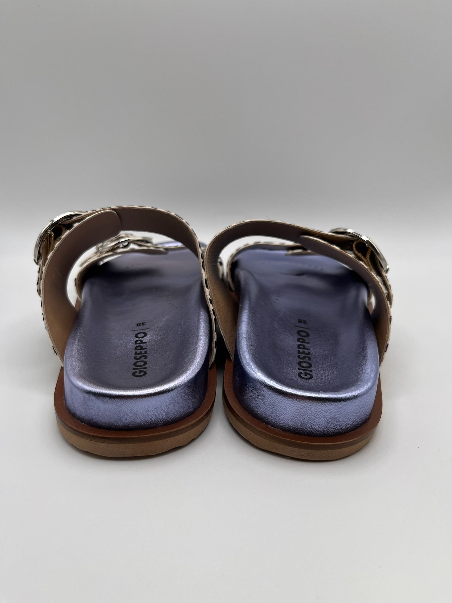 Sandálias Gioseppo Carney Mulher em Pele Padrão Zebra com Fivelas Grandes e Palmilha Azul Anatómica; Chinelos Estilo Birkenstok Confortáveis para Verão; Calçado Feminino Moderno e Elegante
