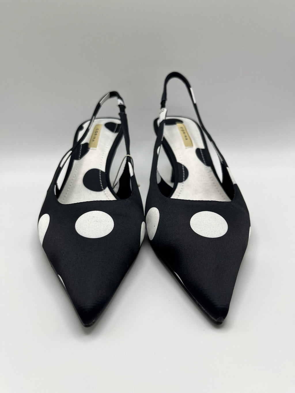 Sapatos de salto médio Corina slingback com padrão de bolas pretas e brancas; sapatos de bico fino elegantes; calçado salto fino agulha feminino para festas e cerimónias